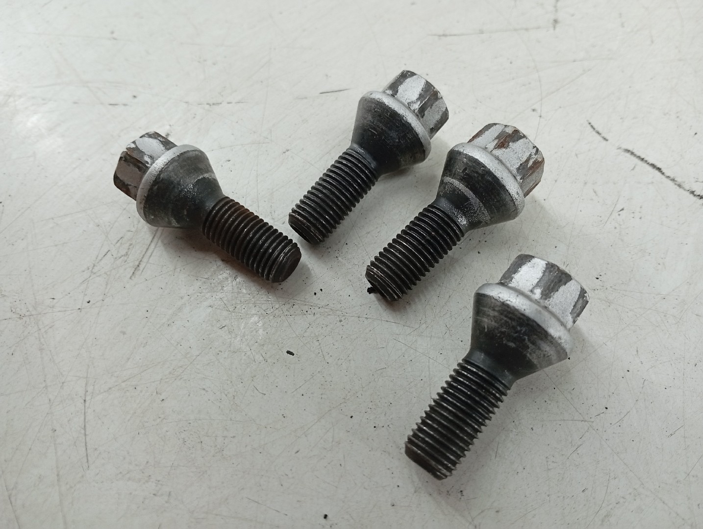 Pernos BMW 3 Coupé (E92) | 05 - 13 Imagem-1