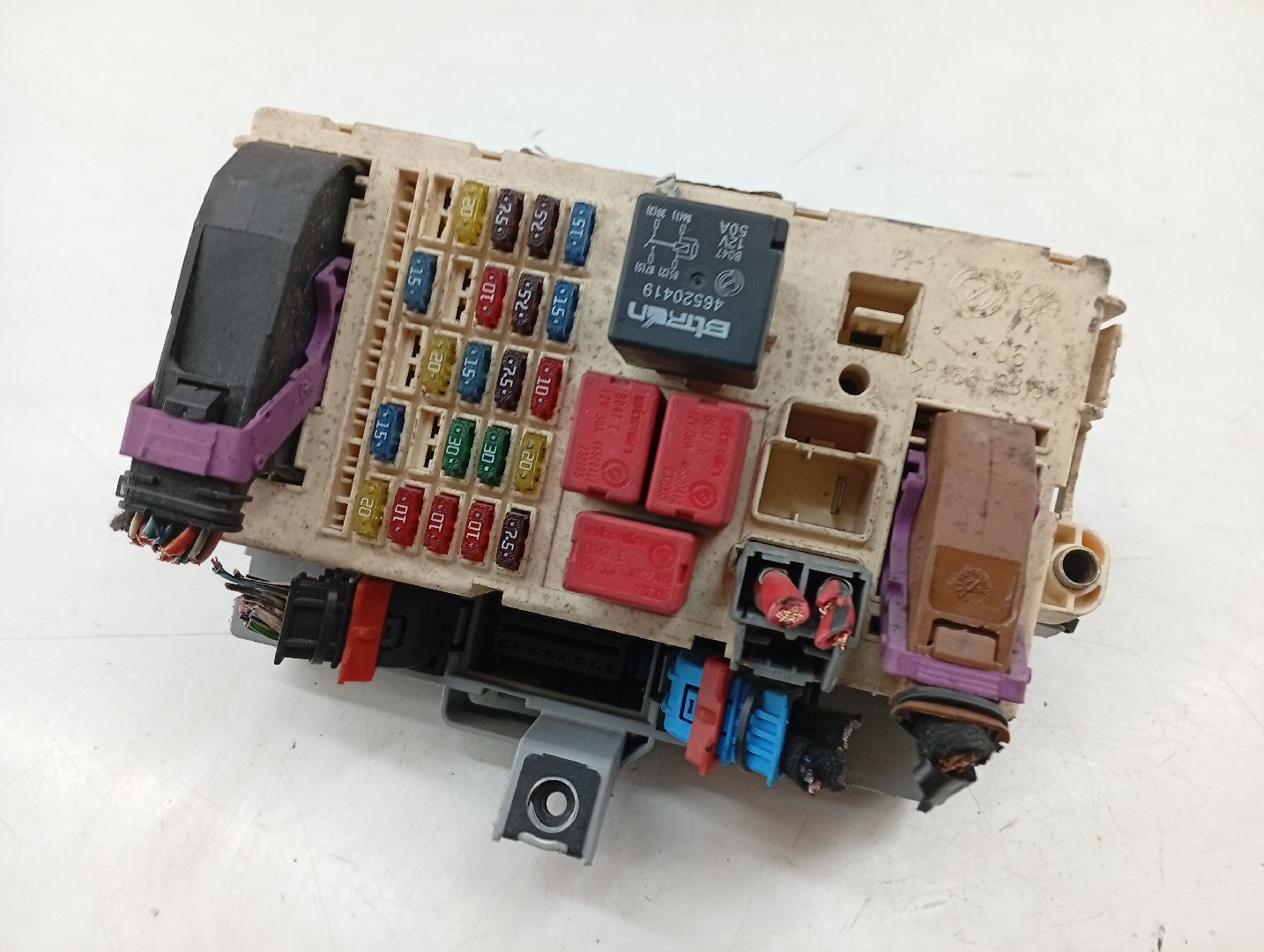 Caixa de fusíveis e relés FIAT STILO (192_) | 01 - 10