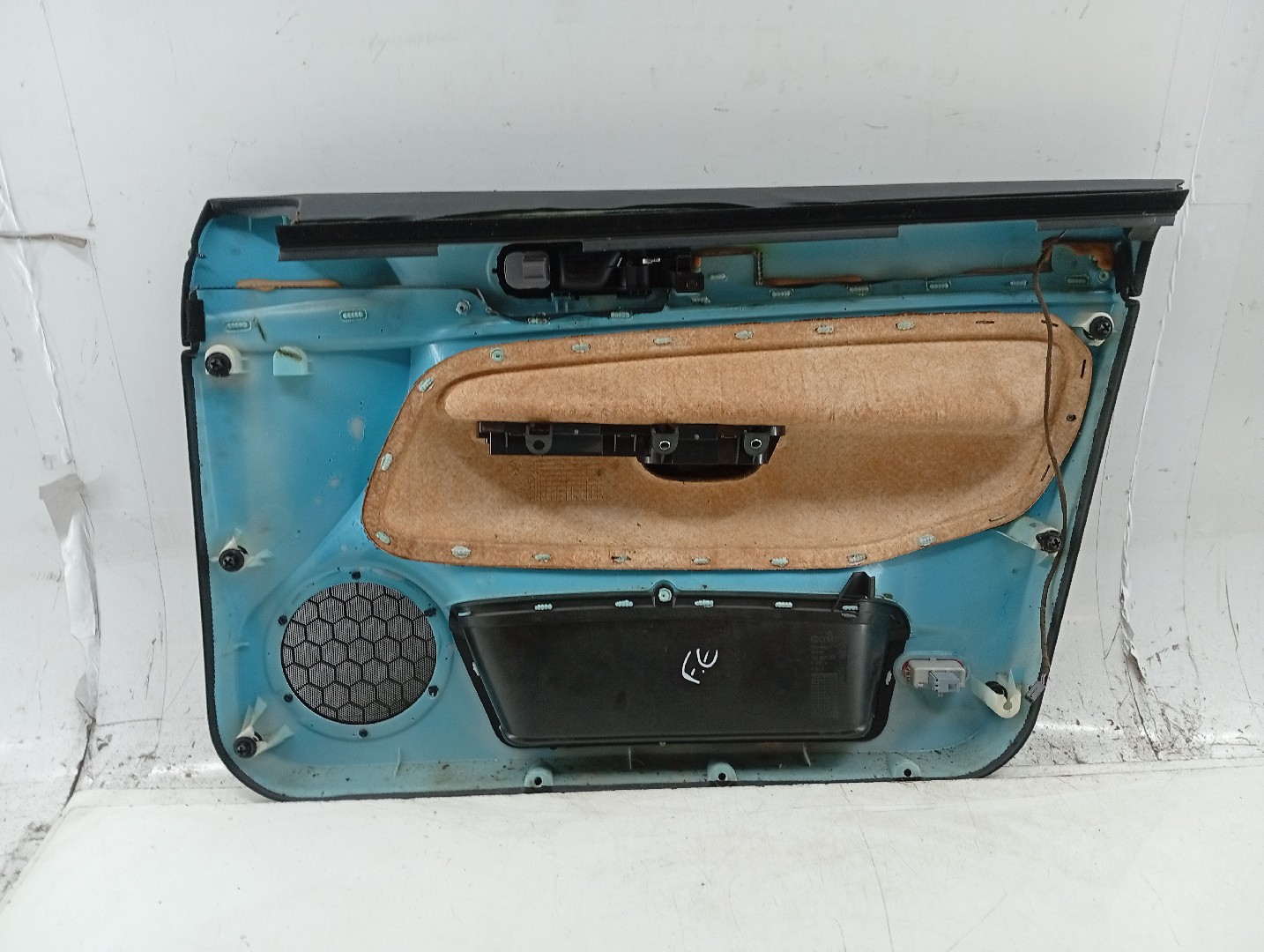 Quartela de porta frente esquerda VOLKSWAGEN GOLF IV (1J1) | 97 - 07
