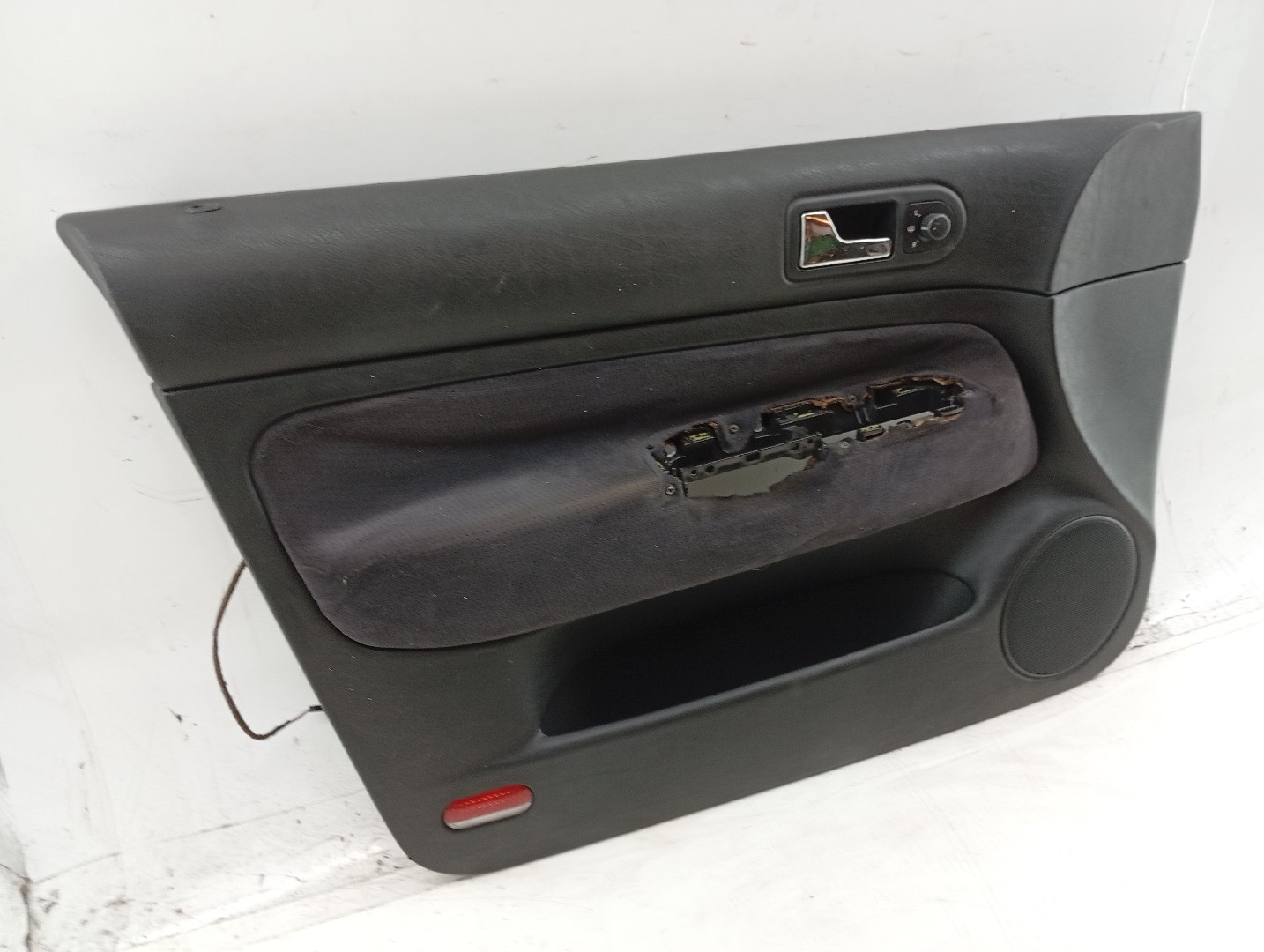 Quartela de porta frente esquerda VOLKSWAGEN GOLF IV (1J1) | 97 - 07 Imagem-4