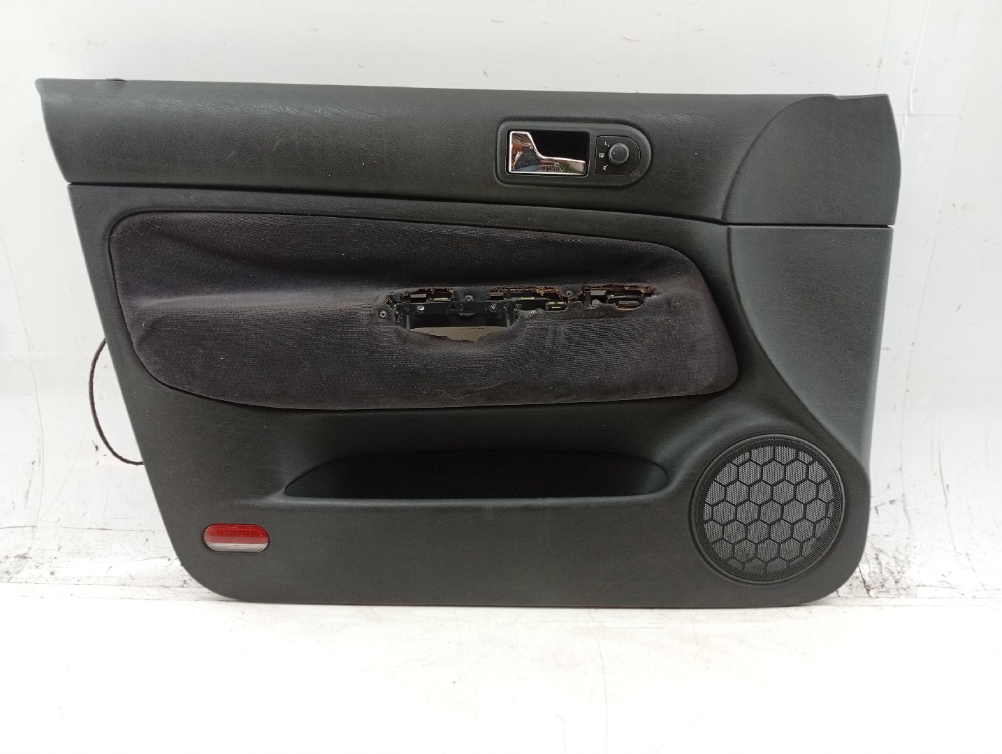 Quartela de porta frente esquerda VOLKSWAGEN GOLF IV (1J1) | 97 - 07 Imagem-3
