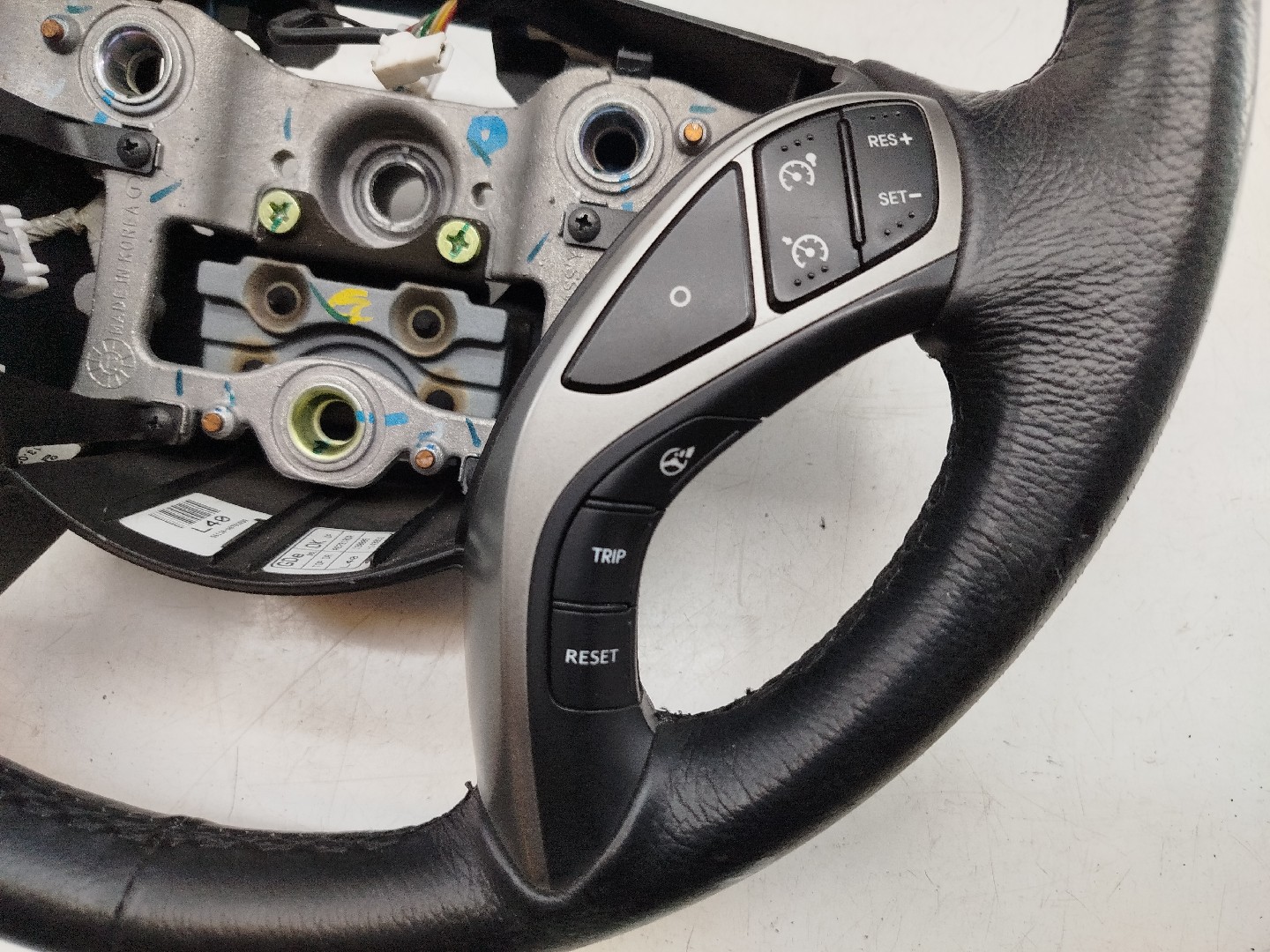 steering wheel HYUNDAI i30 (GD) | 11 -  Imagem-1