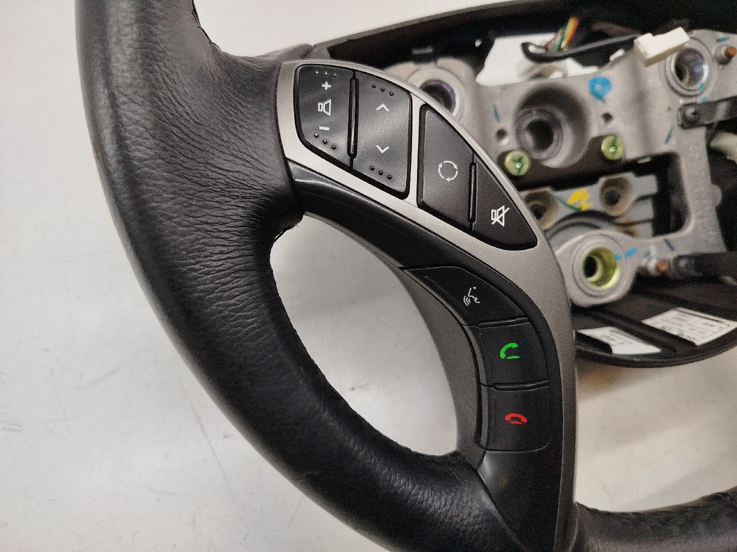 steering wheel HYUNDAI i30 (GD) | 11 -  Imagem-2