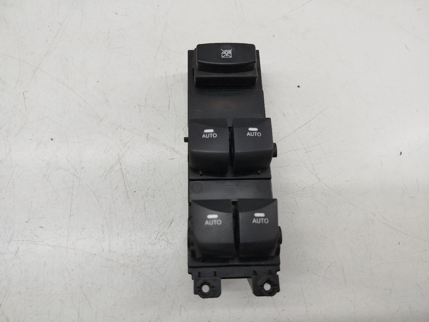 Comutador de vidro frente esquerdo HYUNDAI i30 (GD) | 11 - 