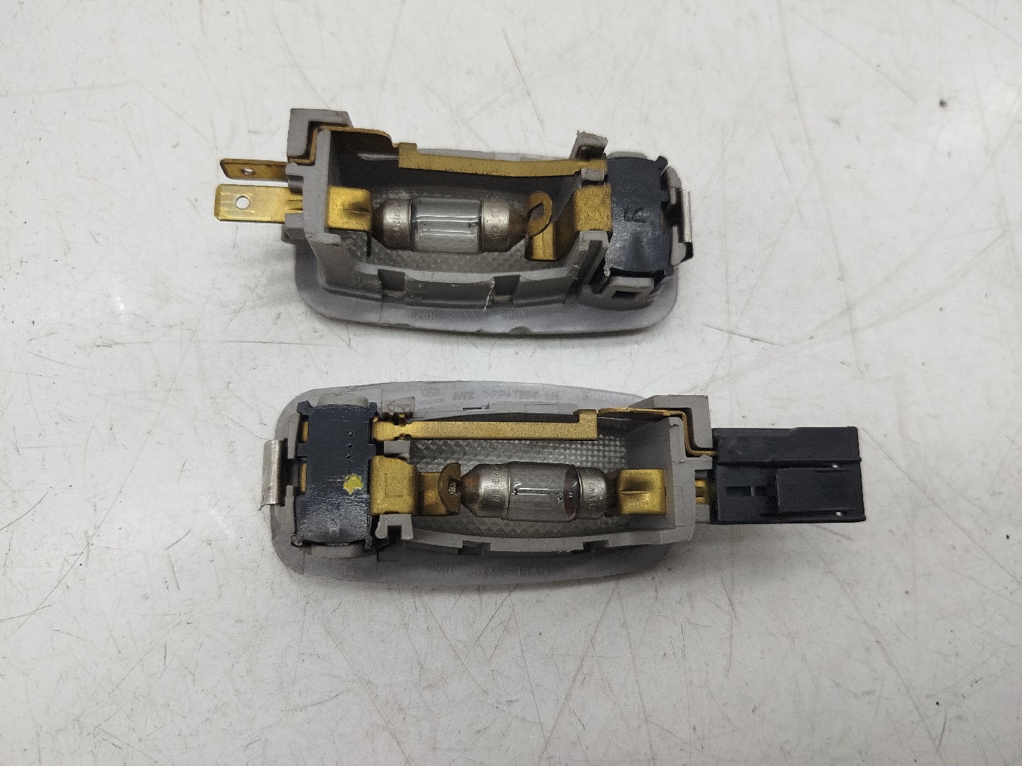 Luz de cortesia HYUNDAI i30 (GD) | 11 -  Imagem-5