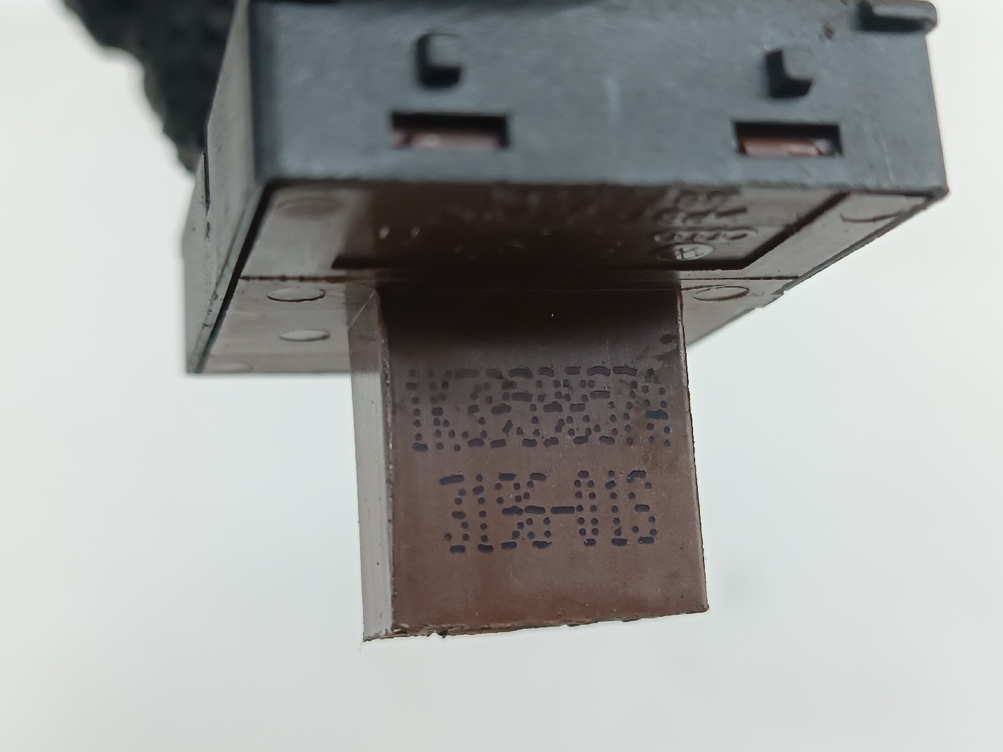 Comutador de vidro frente esquerdo VOLKSWAGEN CADDY II Combi (9K9B) | 95 - 04 Imagem-1