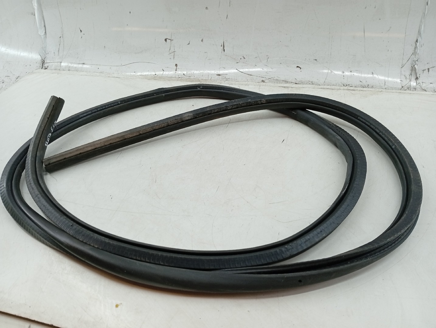 Borracha porta de frente esquerda VOLKSWAGEN CADDY II Combi (9K9B) | 95 - 04 Imagem-2