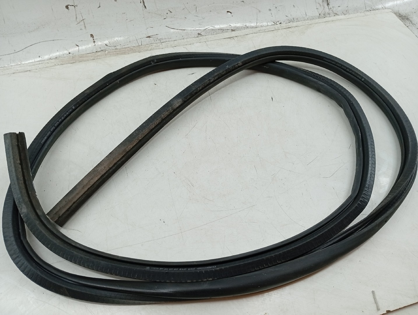 Borracha porta de frente esquerda VOLKSWAGEN CADDY II Combi (9K9B) | 95 - 04 Imagem-3