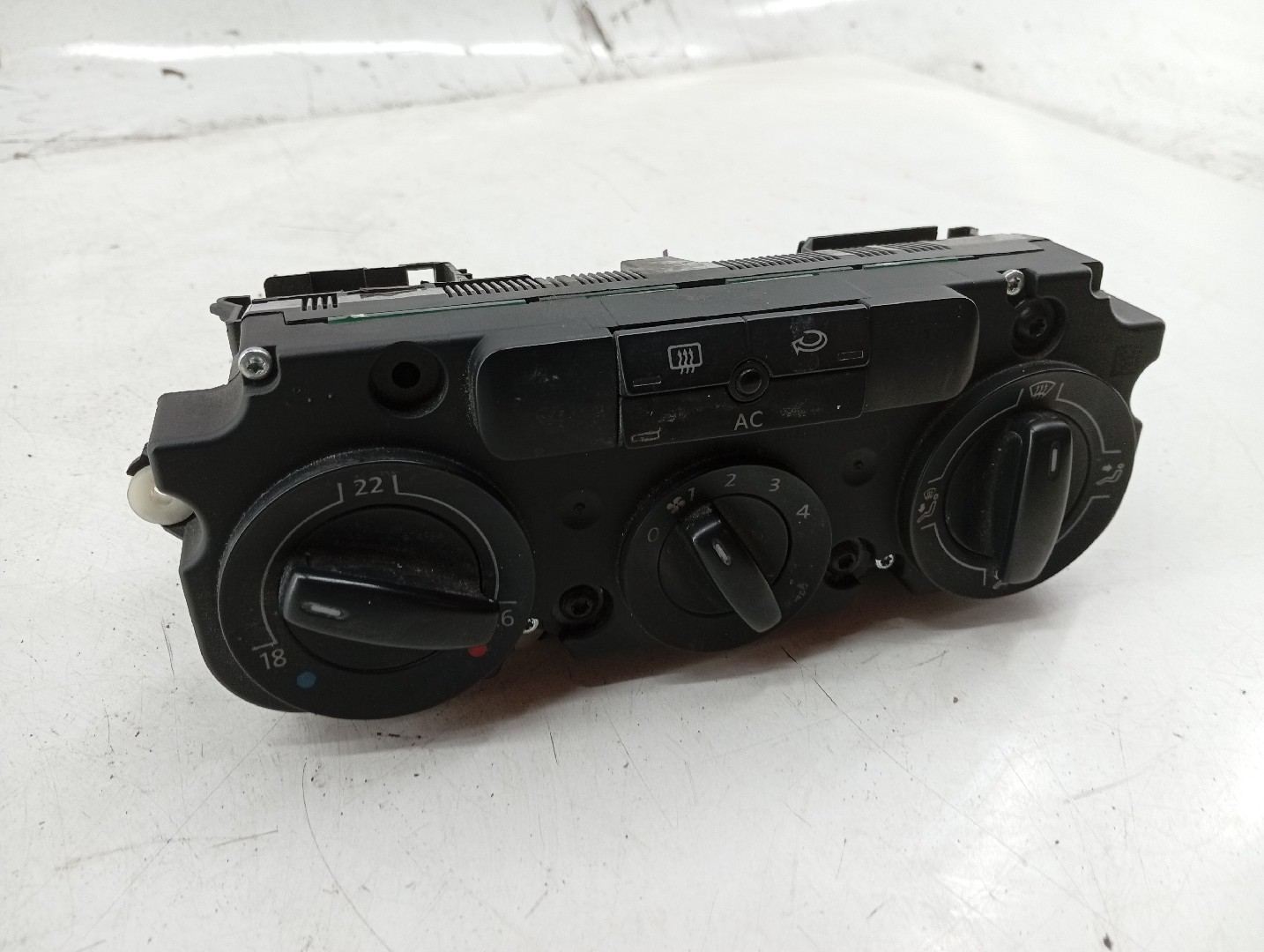 Comando Climatizaçao / Sofagem VOLKSWAGEN CADDY II Combi (9K9B) | 95 - 04