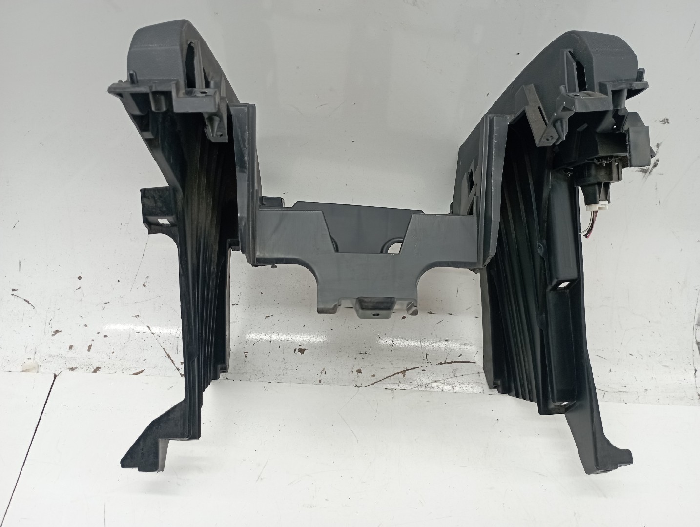 Consola Central MAZDA 3 (BK) | 03 - 09 Imagem-2