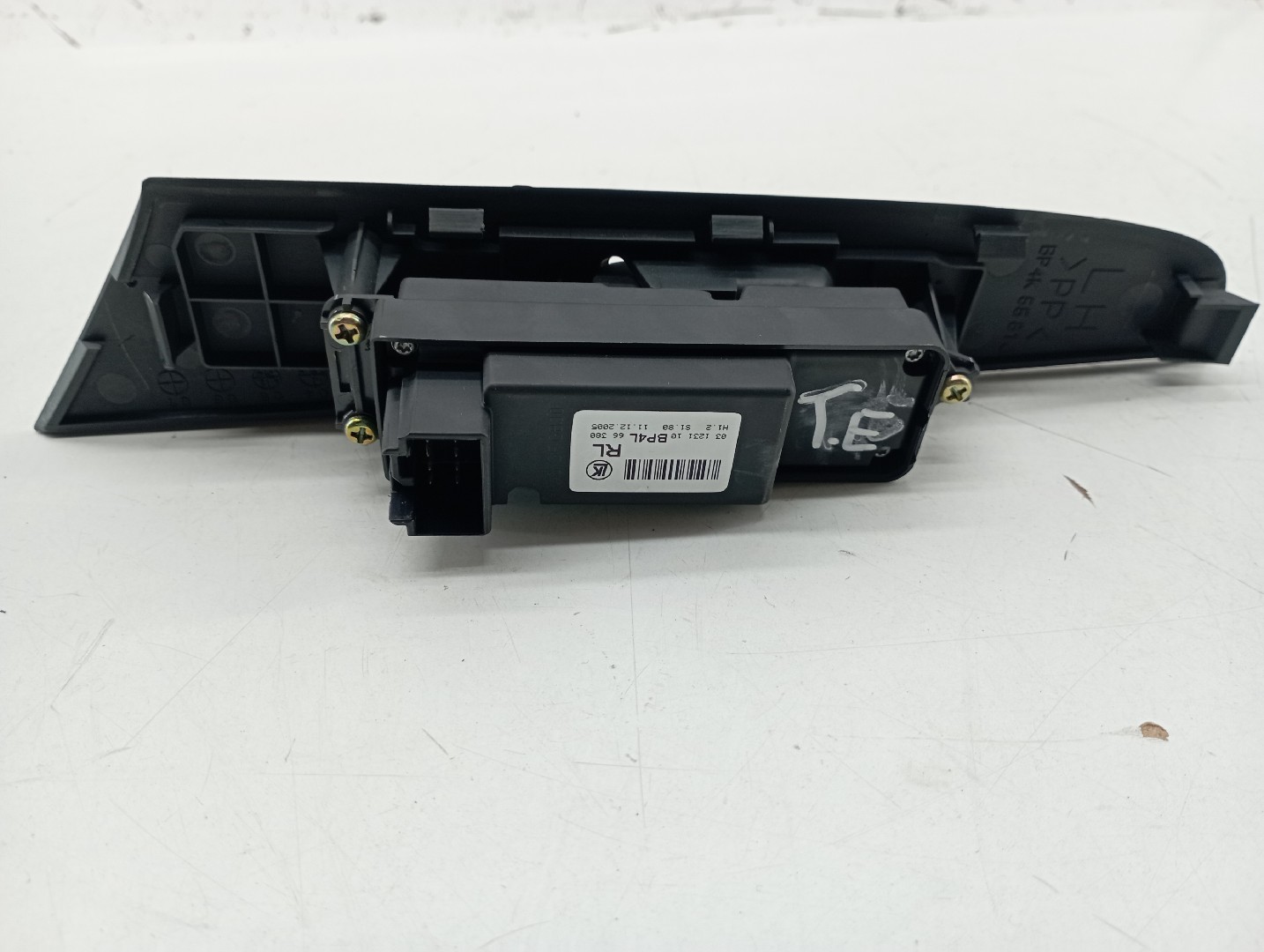 Comutador de vidro traseiro esquerdo MAZDA 3 (BK) | 03 - 09 Imagem-3