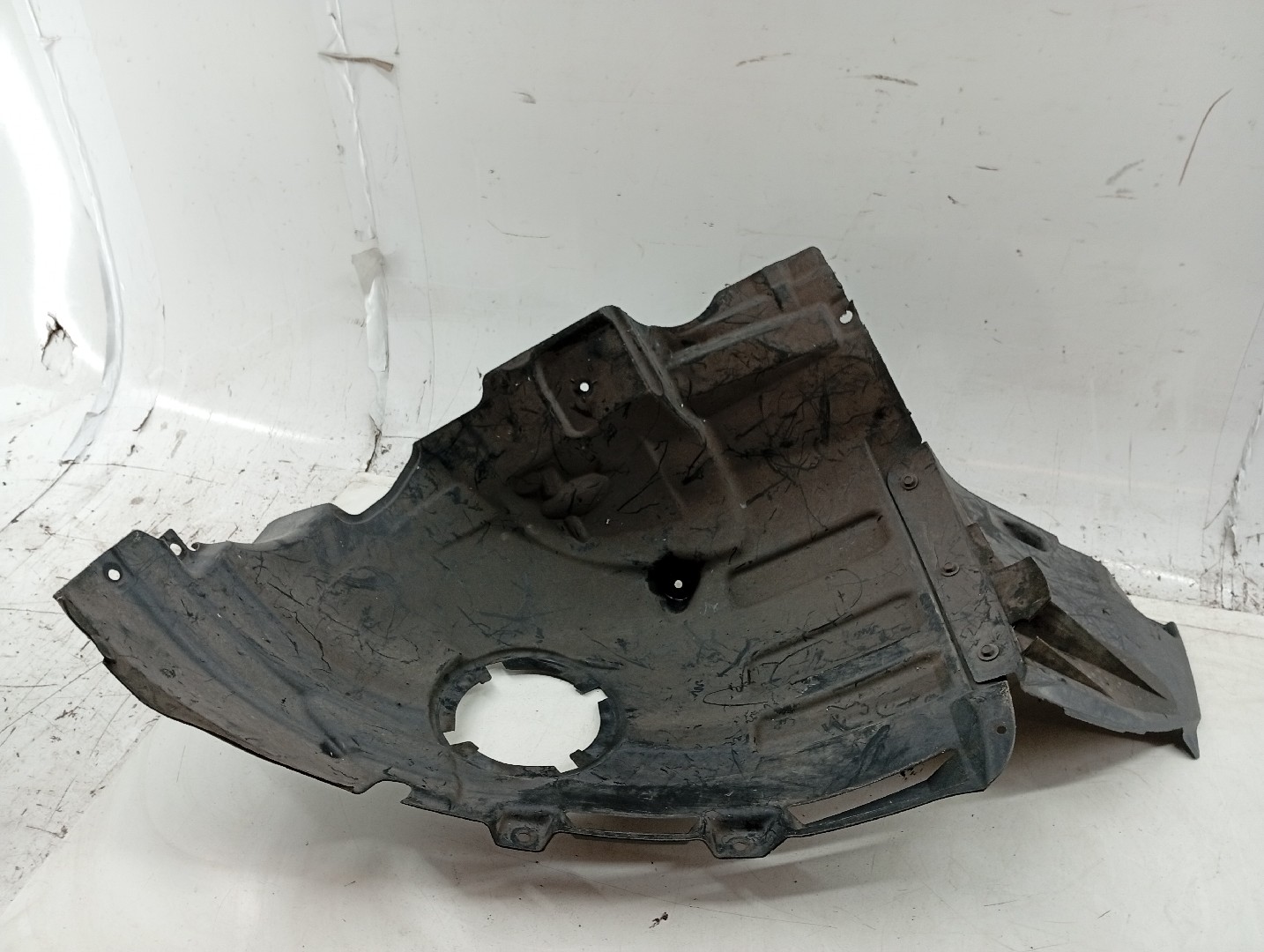 Cava de Roda Frente Esquerda MERCEDES-BENZ CLA (C118) | 19 -  Imagem-4