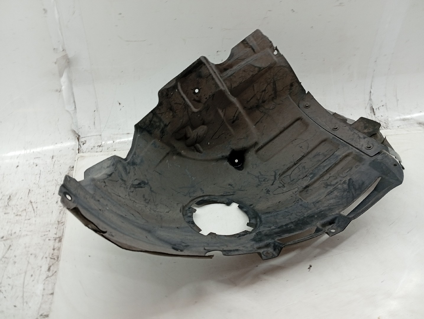 Cava de Roda Frente Esquerda MERCEDES-BENZ CLA (C118) | 19 -  Imagem-5