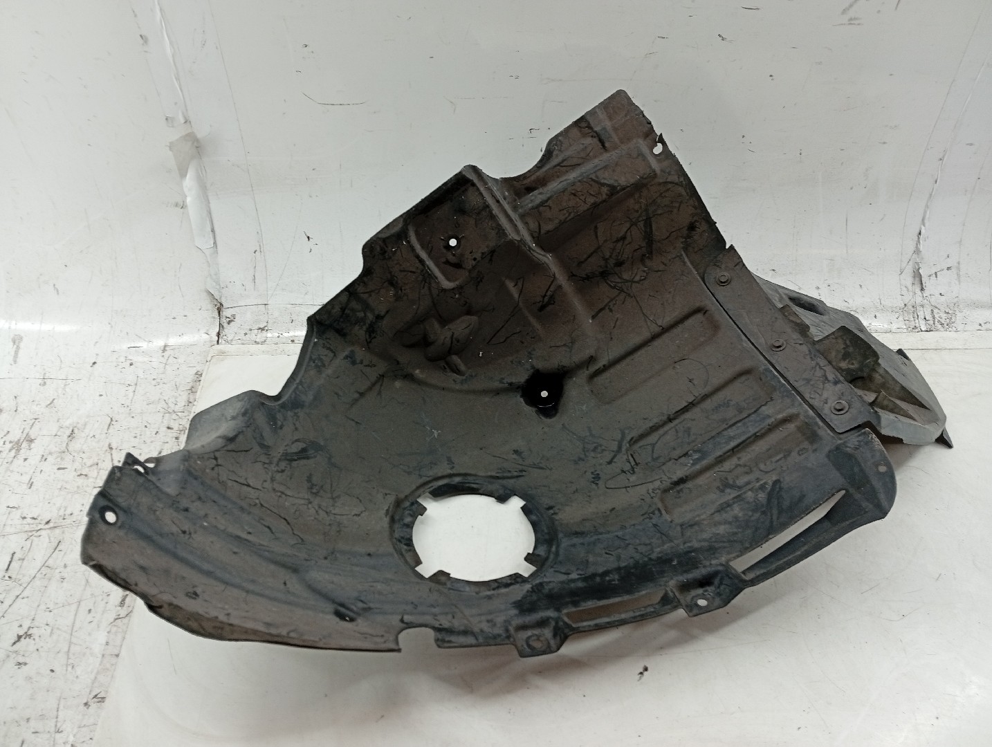 Cava de Roda Frente Esquerda MERCEDES-BENZ CLA (C118) | 19 -  Imagem-3