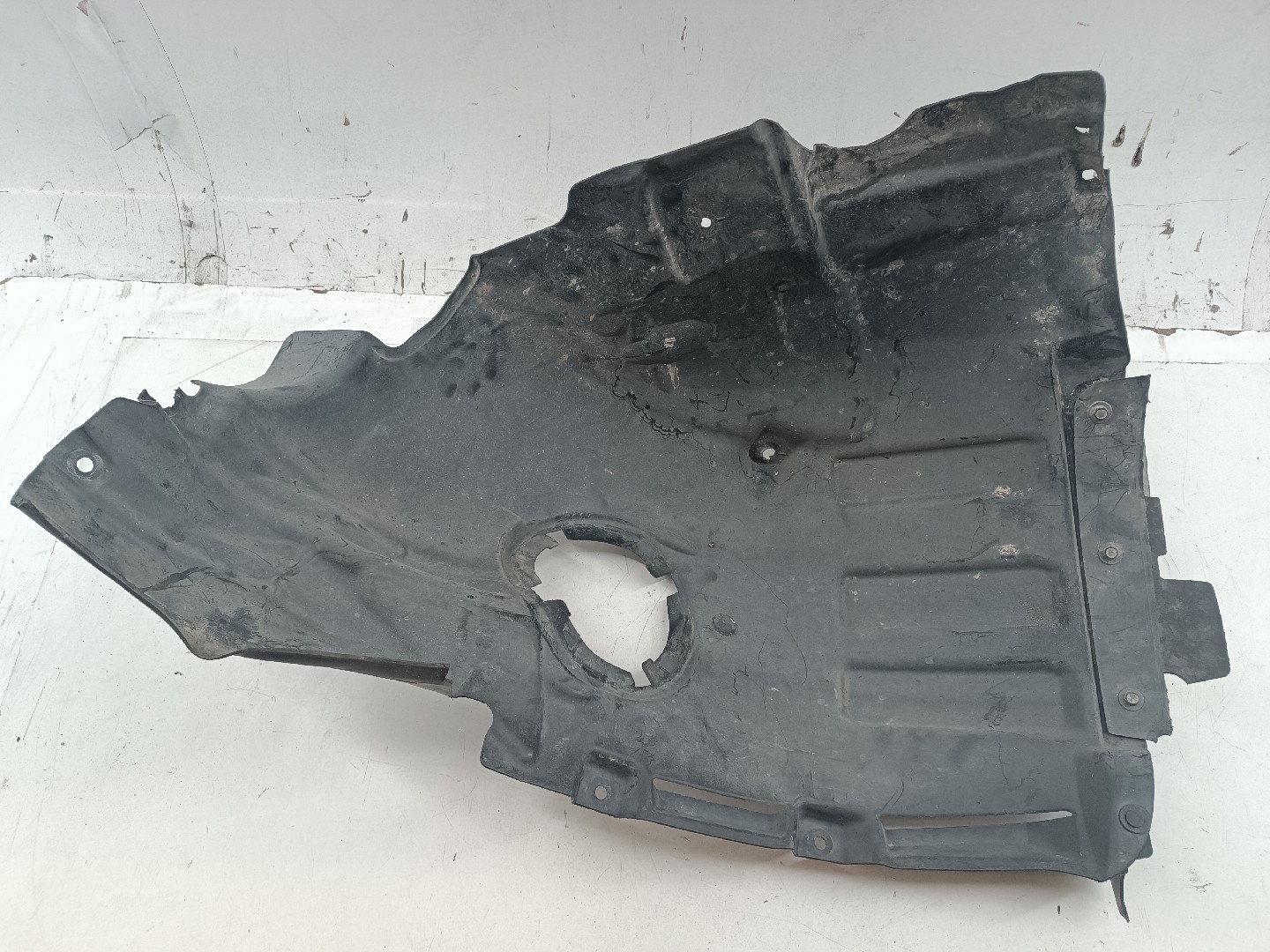 Cava de Roda Frente Esquerda MERCEDES-BENZ CLA (C118) | 19 - 