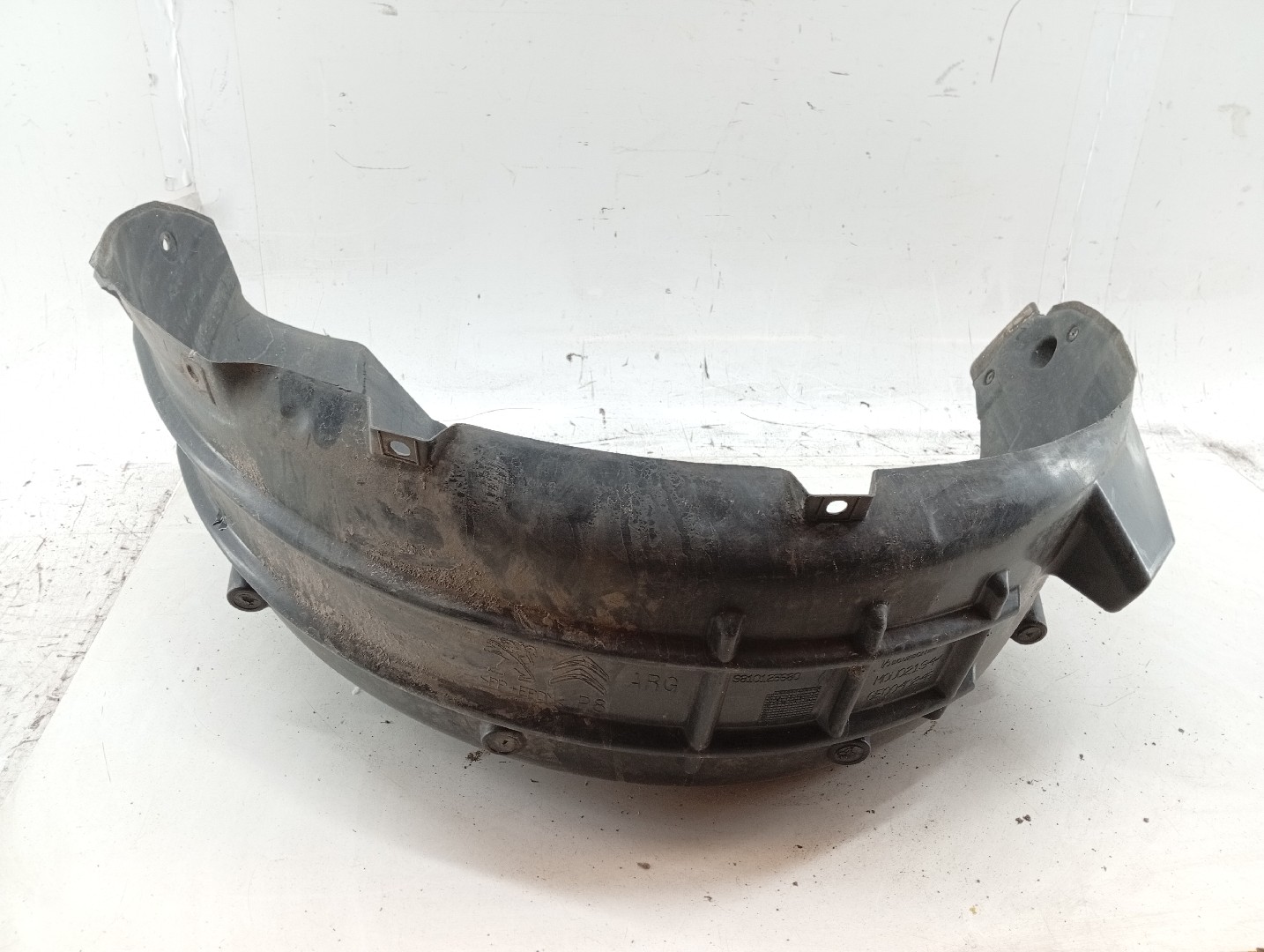 Cava de Roda Traseira Esquerda PEUGEOT 3008 SUV (M_) | 16 - 