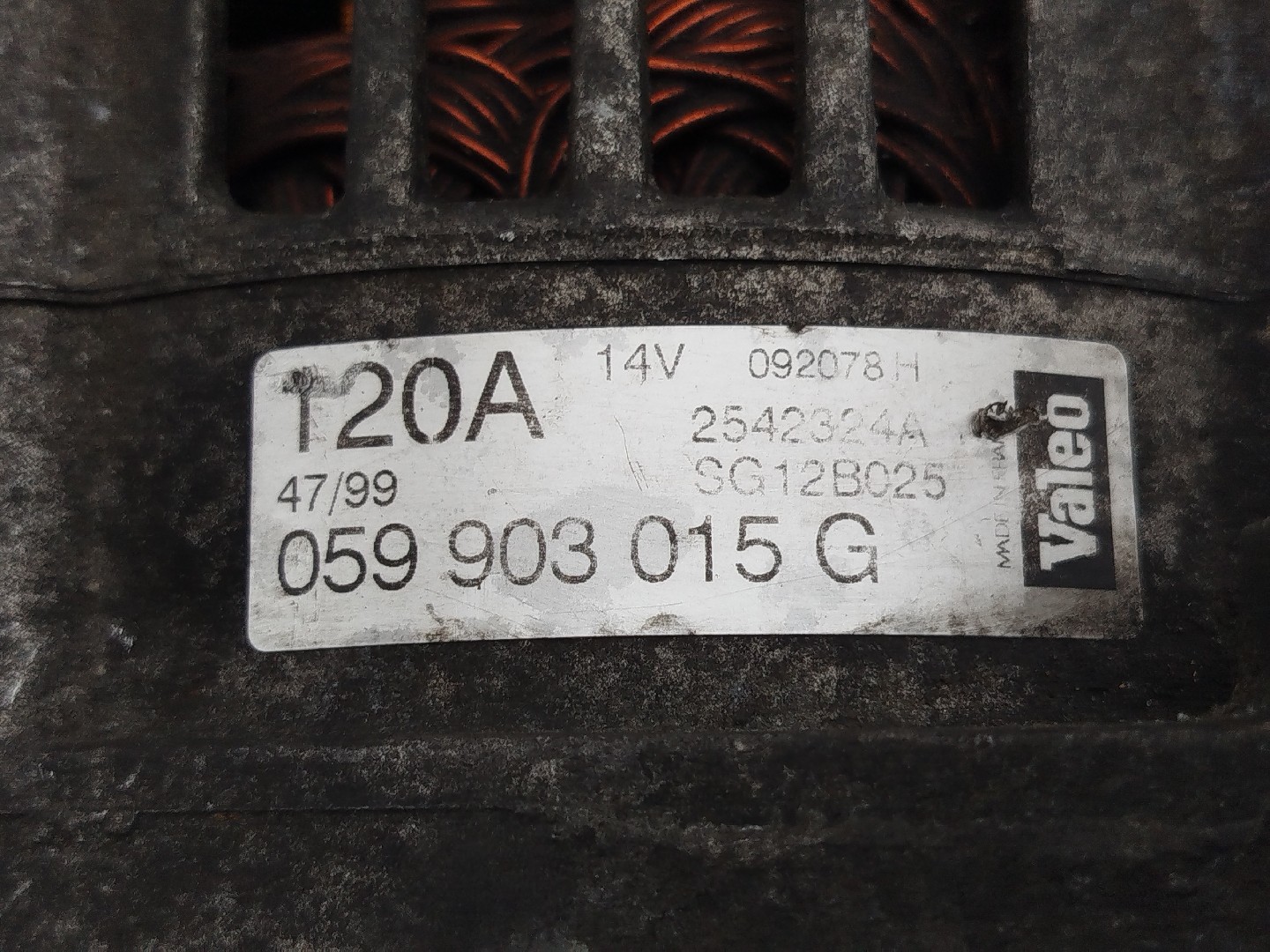 Alternador VOLKSWAGEN PASSAT Variant (3B6) | 00 - 05 Imagem-1