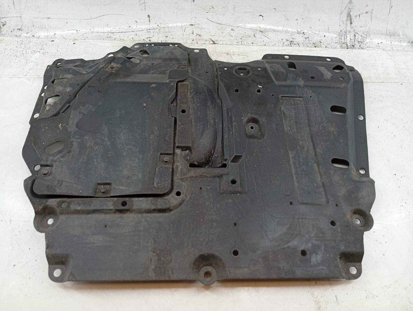 Proteção inferior de carroçaria MITSUBISHI ASX (GA_W_) | 09 - 