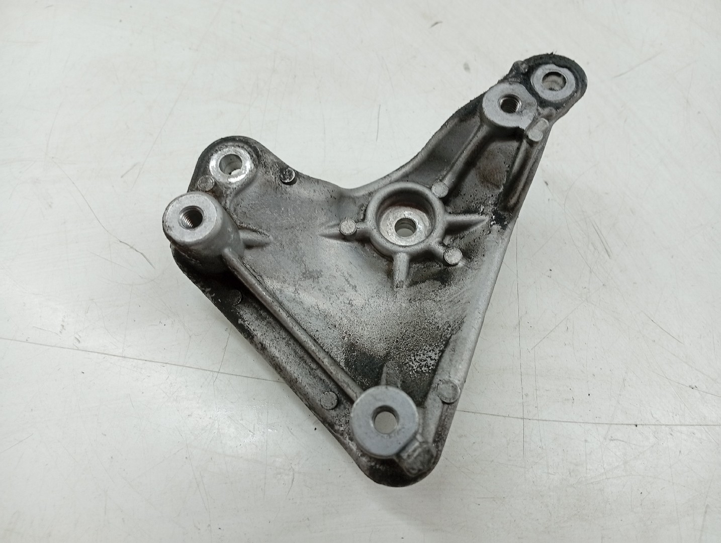 Suporte de Compressor de Ar Condicionado MITSUBISHI ASX (GA_W_) | 09 -  Imagem-2