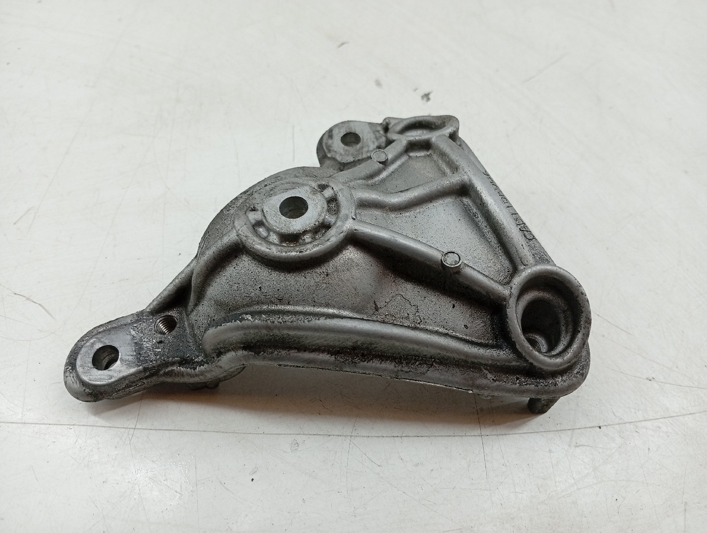 Suporte de Compressor de Ar Condicionado MITSUBISHI ASX (GA_W_) | 09 -  Imagem-1