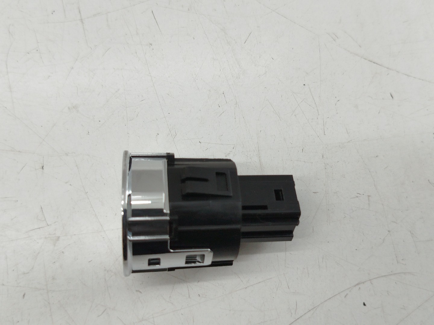 Botão Start/Stop PEUGEOT 508 II (FB_, FH_, F3_) | 18 -  Imagem-1