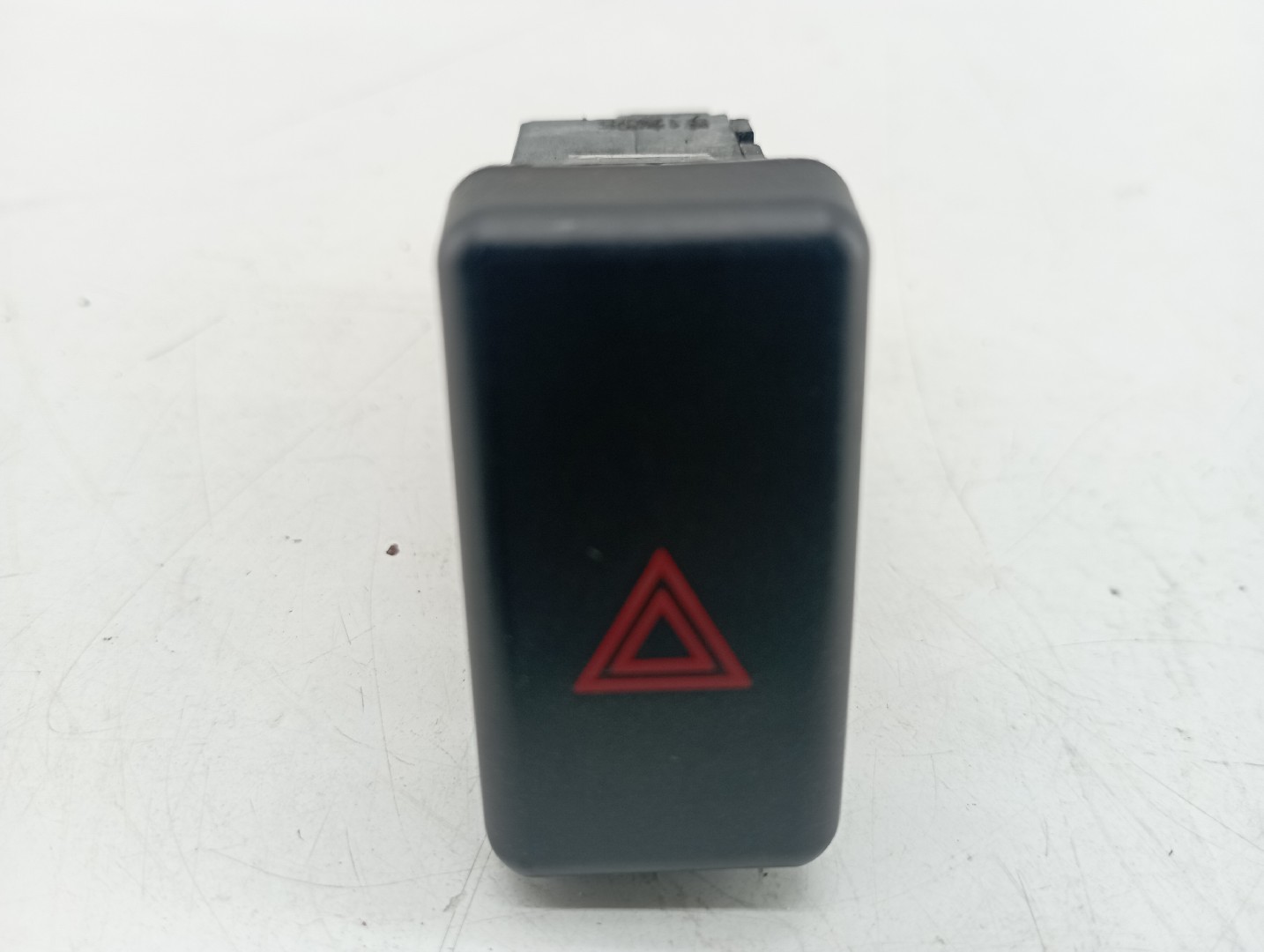 Botão dos 4 piscas MAZDA 3 (BK) | 03 - 09