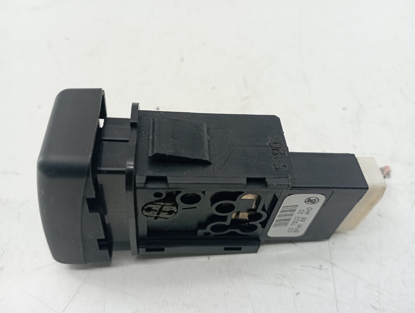 Botão dos 4 piscas MAZDA 3 (BK) | 03 - 09 Imagem-1