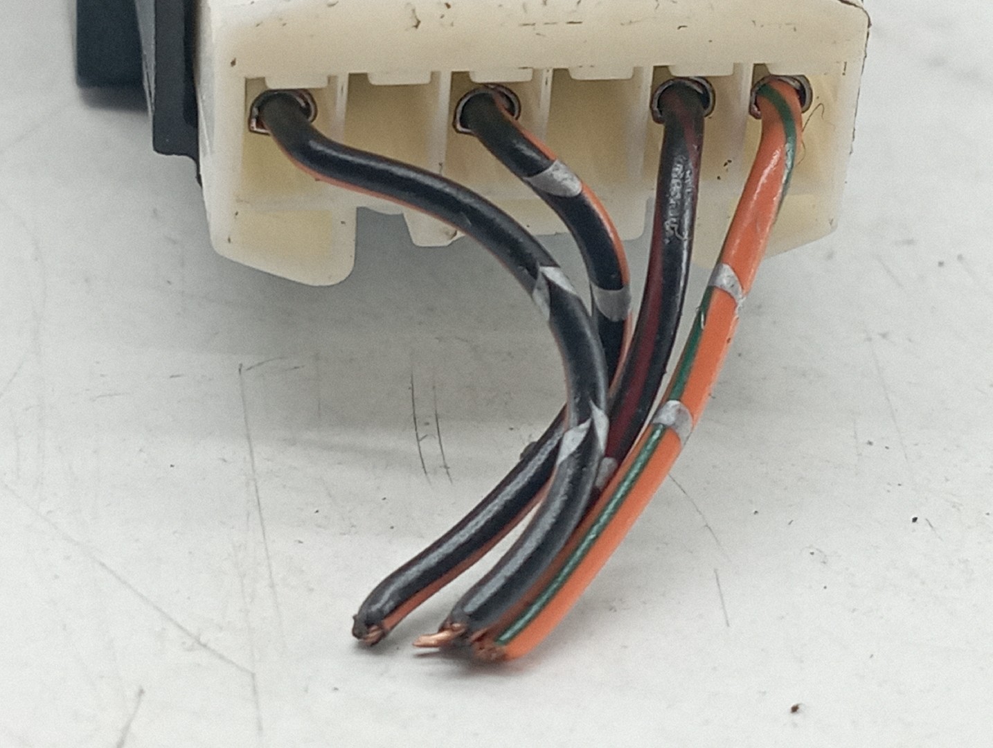 Botão dos 4 piscas MAZDA 3 (BK) | 03 - 09 Imagem-2