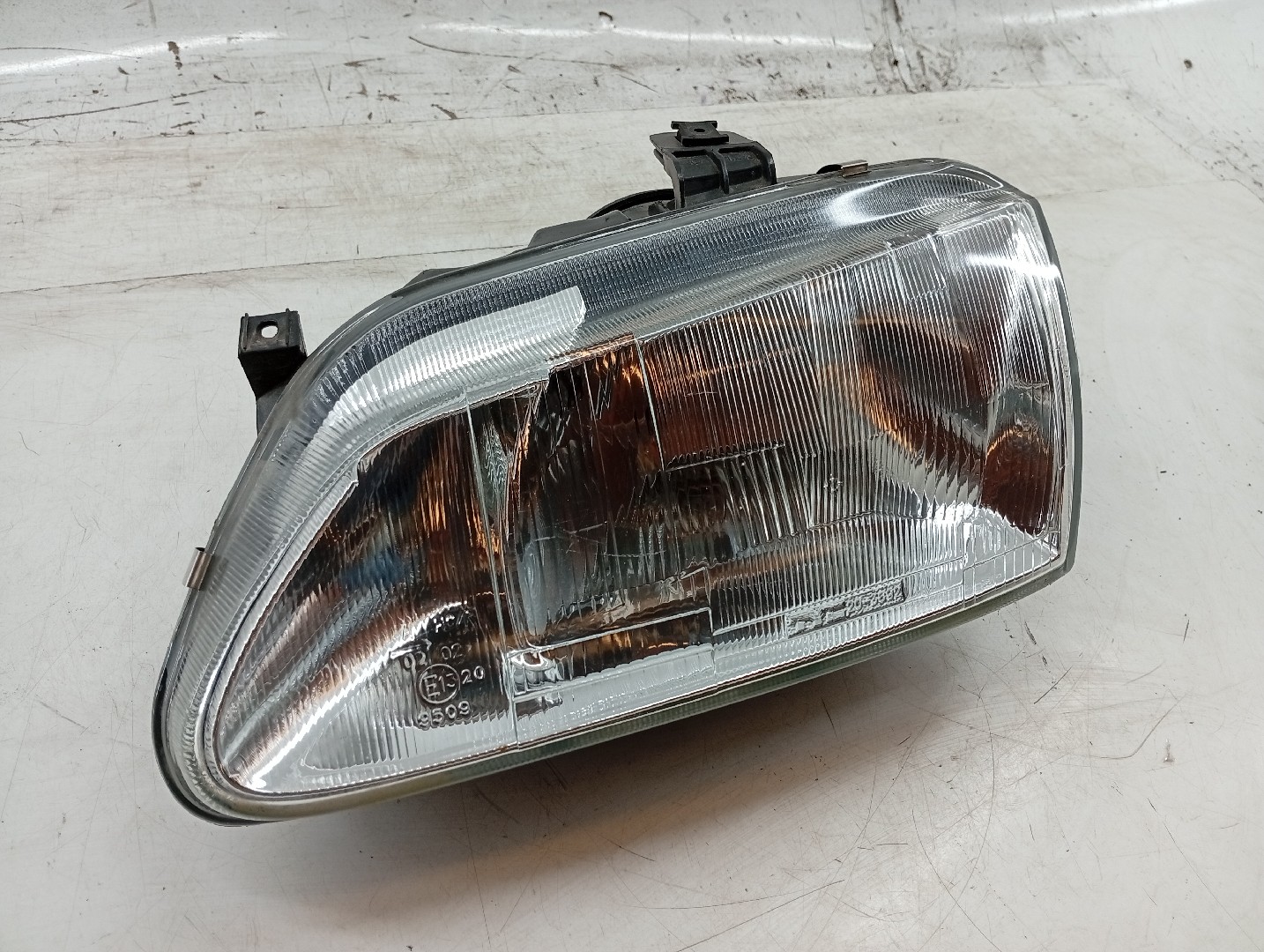 Ótica Esquerda RENAULT MEGANE I (BA0/1_) | 95 - 04