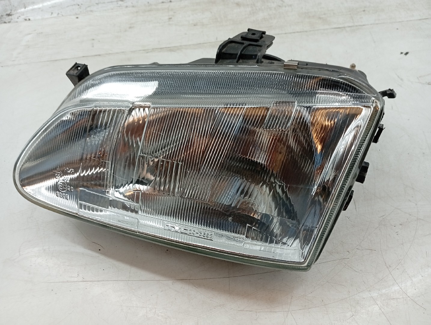 Ótica Esquerda RENAULT MEGANE I (BA0/1_) | 95 - 04 Imagem-6