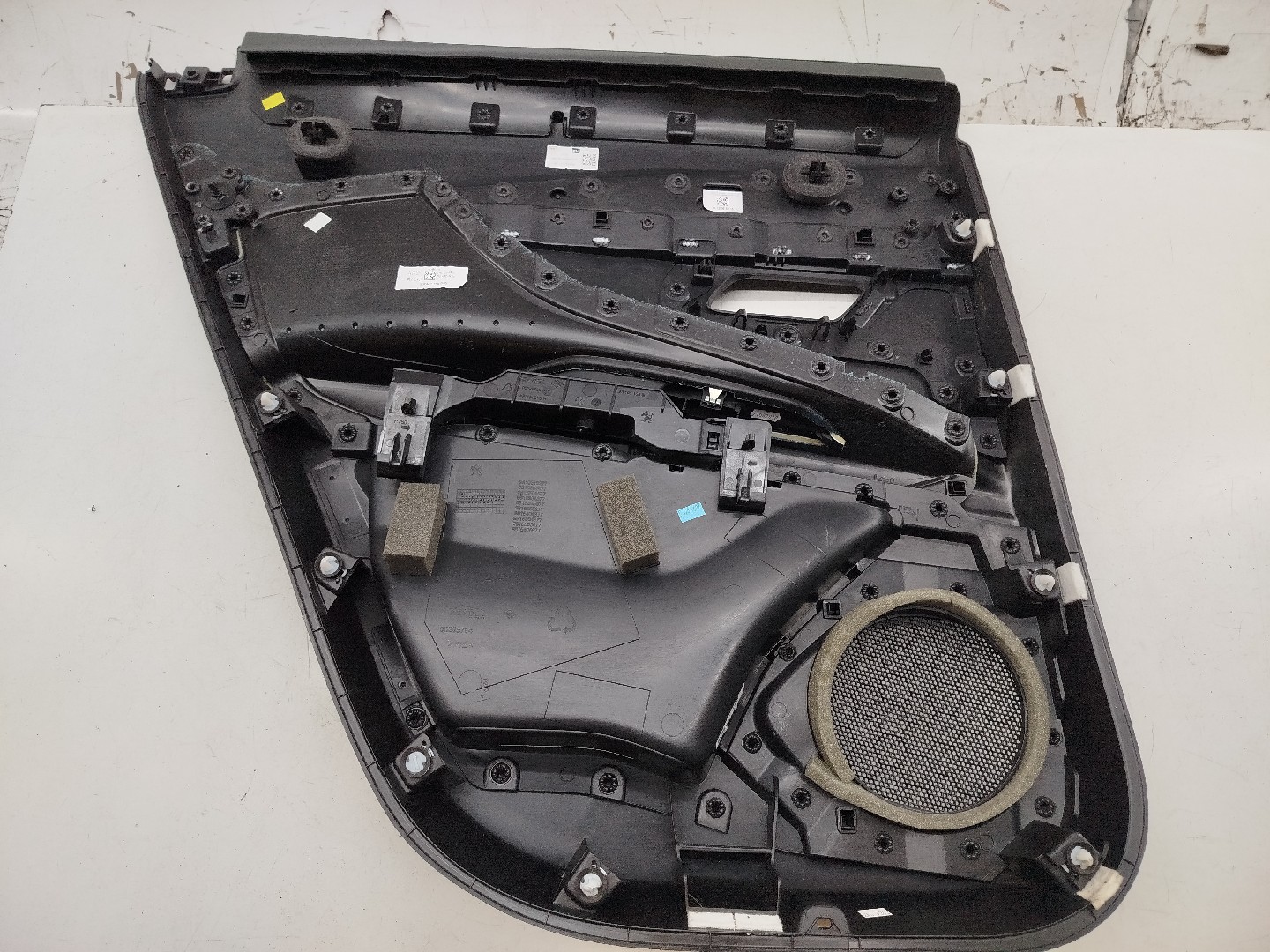 Quartela de porta trás direita PEUGEOT 3008 SUV (M_) | 16 -  Imagem-4
