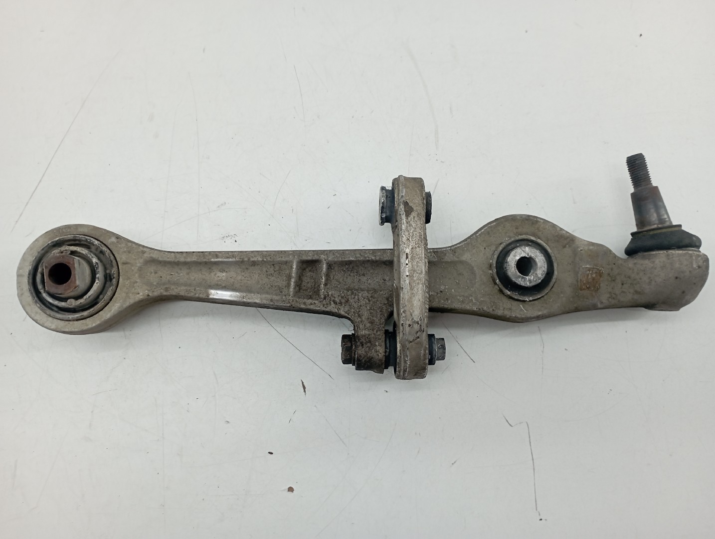 Braço de suspensão frente esquerdo SEAT EXEO ST (3R5) | 09 - 13