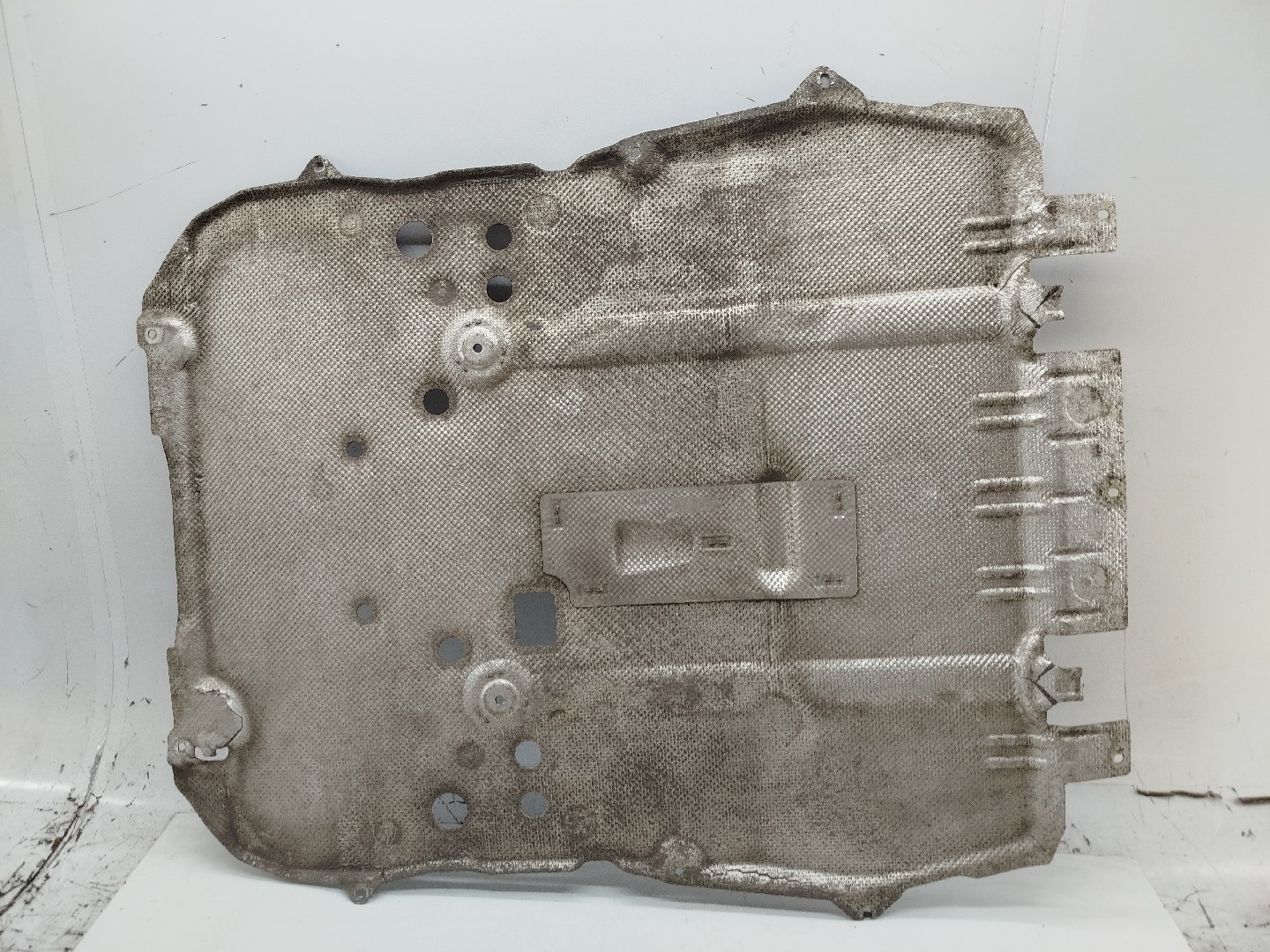 Resguardo inferior de motor PEUGEOT 3008 SUV (M_) | 16 - 
