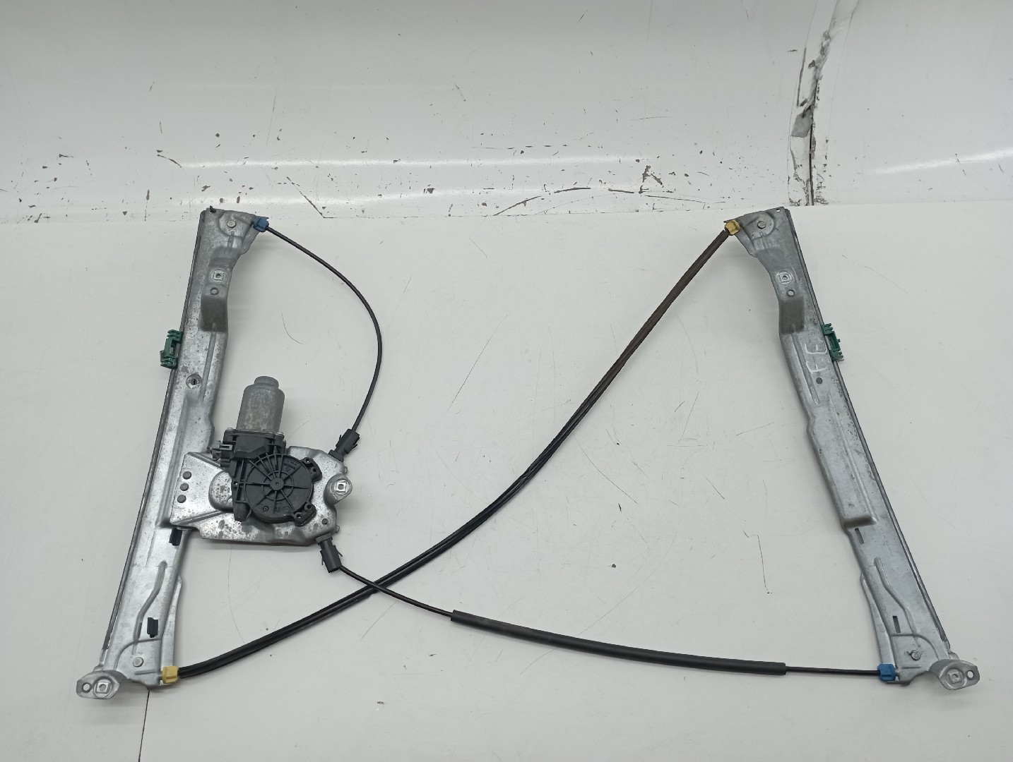 Motor e elevador de vidro frente esquerdo RENAULT CLIO III (BR0/1, CR0/1) | 05 - 