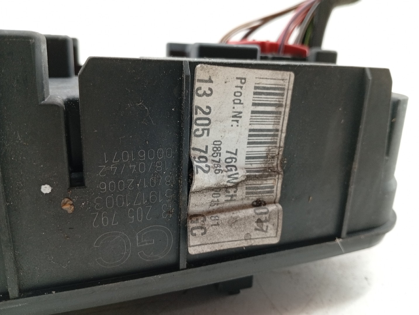 Caixa de fusíveis e relés OPEL VECTRA C Combi (Z02) | 03 - 09 Imagem-1