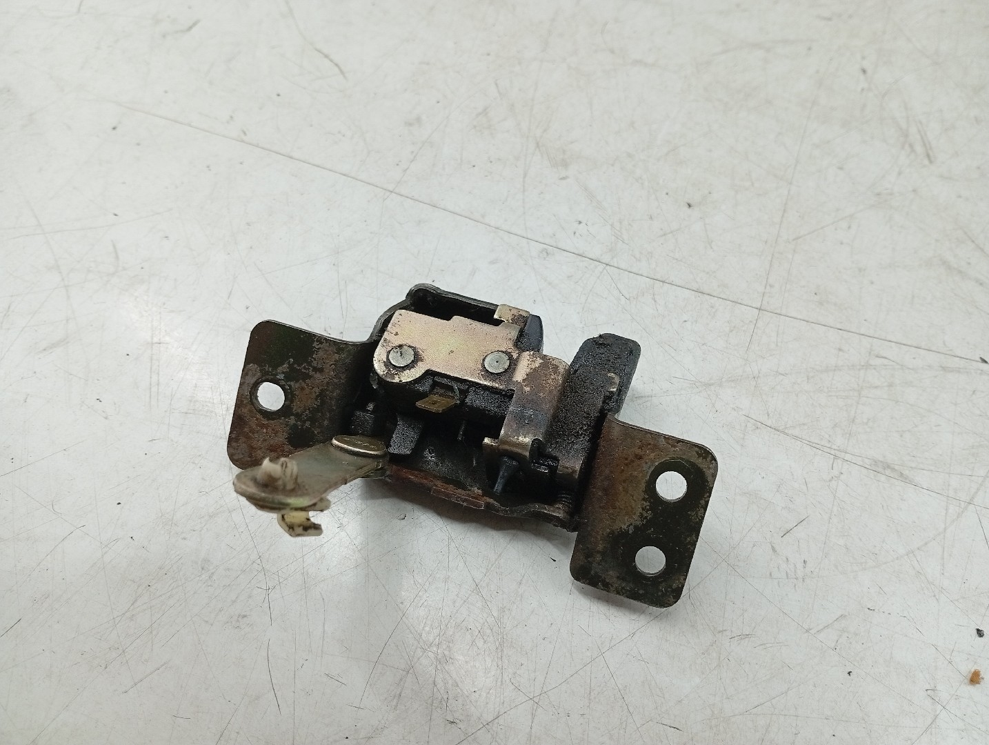 Fecho da Mala HONDA CIVIC VI Fastback (MA, MB) | 94 - 01