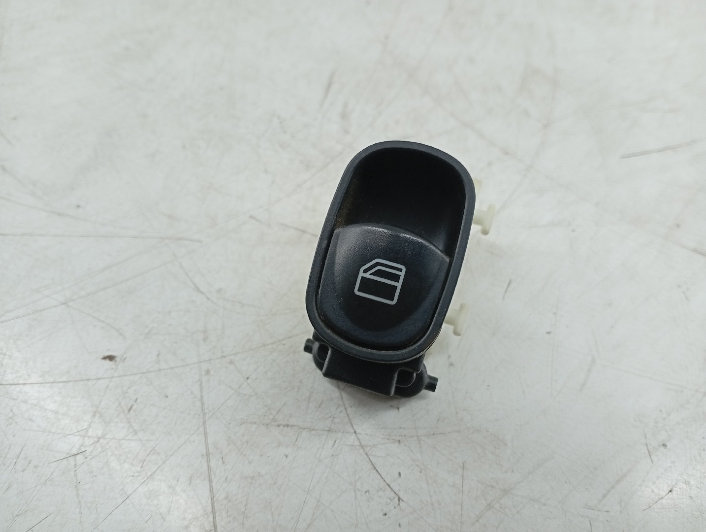 Comutador de vidro traseiro direito MERCEDES-BENZ C-CLASS T-Model (S203) | 01 - 07 Imagem-1