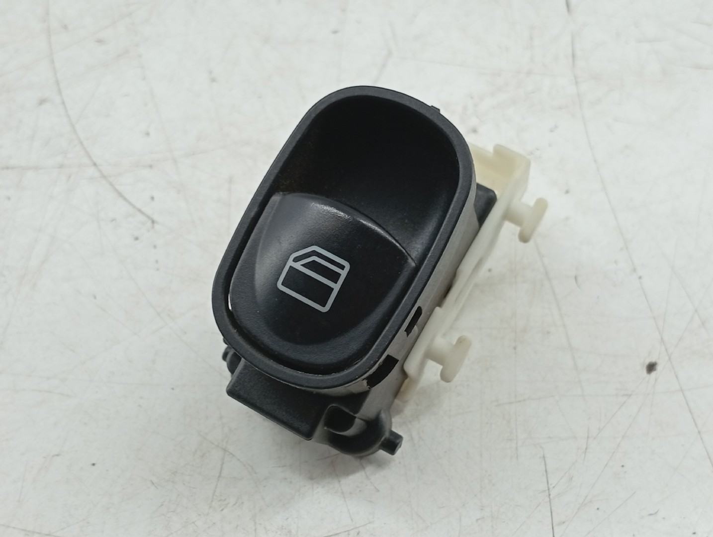 Comutador de vidro traseiro direito MERCEDES-BENZ C-CLASS T-Model (S203) | 01 - 07 Imagem-4