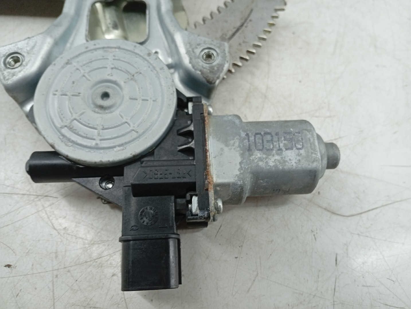 Motor e elevador de vidro trás direito MITSUBISHI ASX (GA_W_) | 09 -  Imagem-1