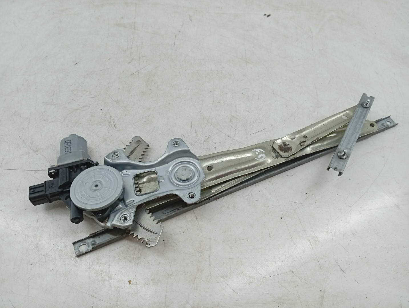 Motor e elevador de vidro frente direito MITSUBISHI ASX (GA_W_) | 09 - 