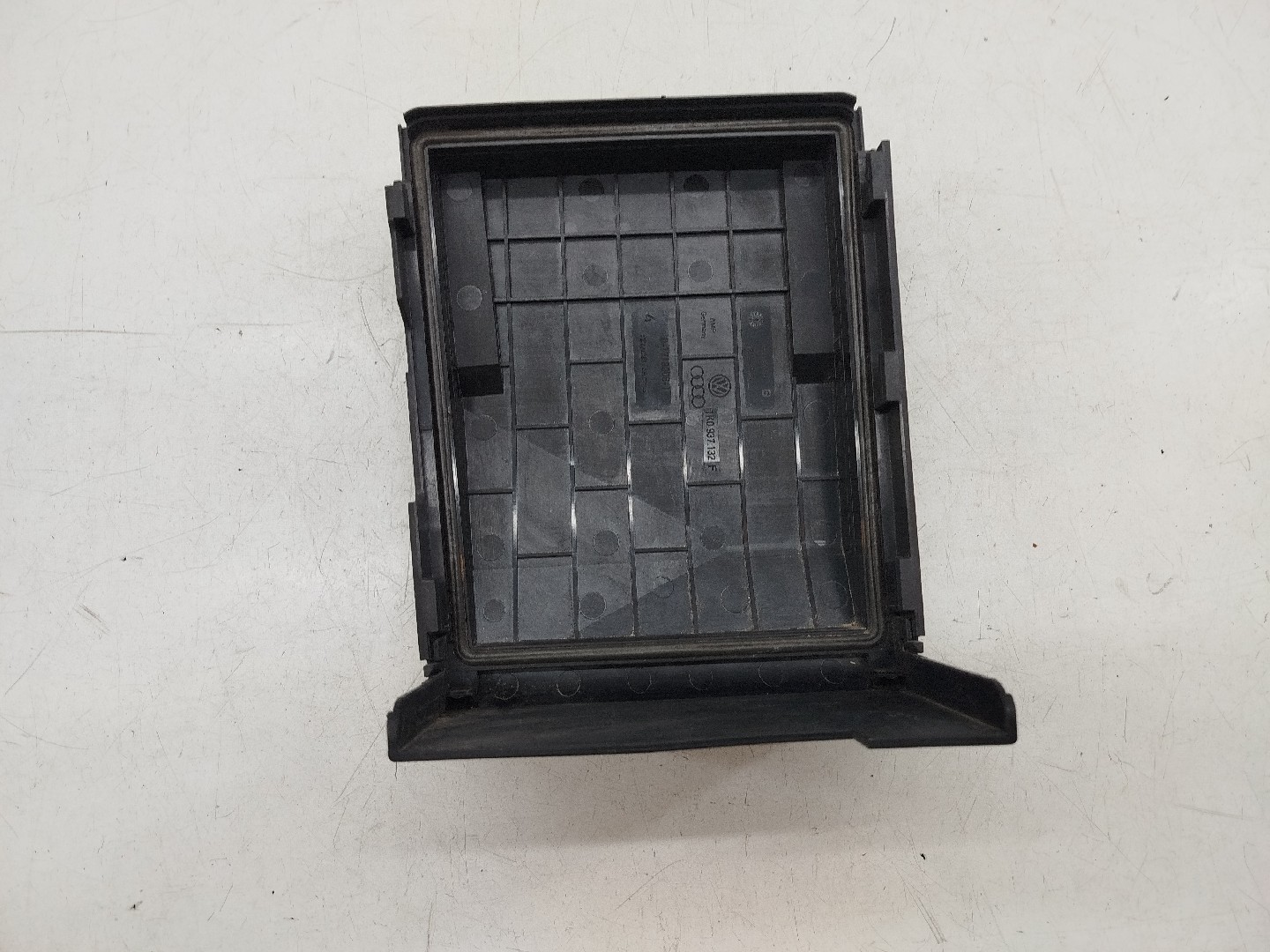 Tampa de caixa de fusiveis SEAT TOLEDO III (5P2) | 04 - 09 Imagem-1