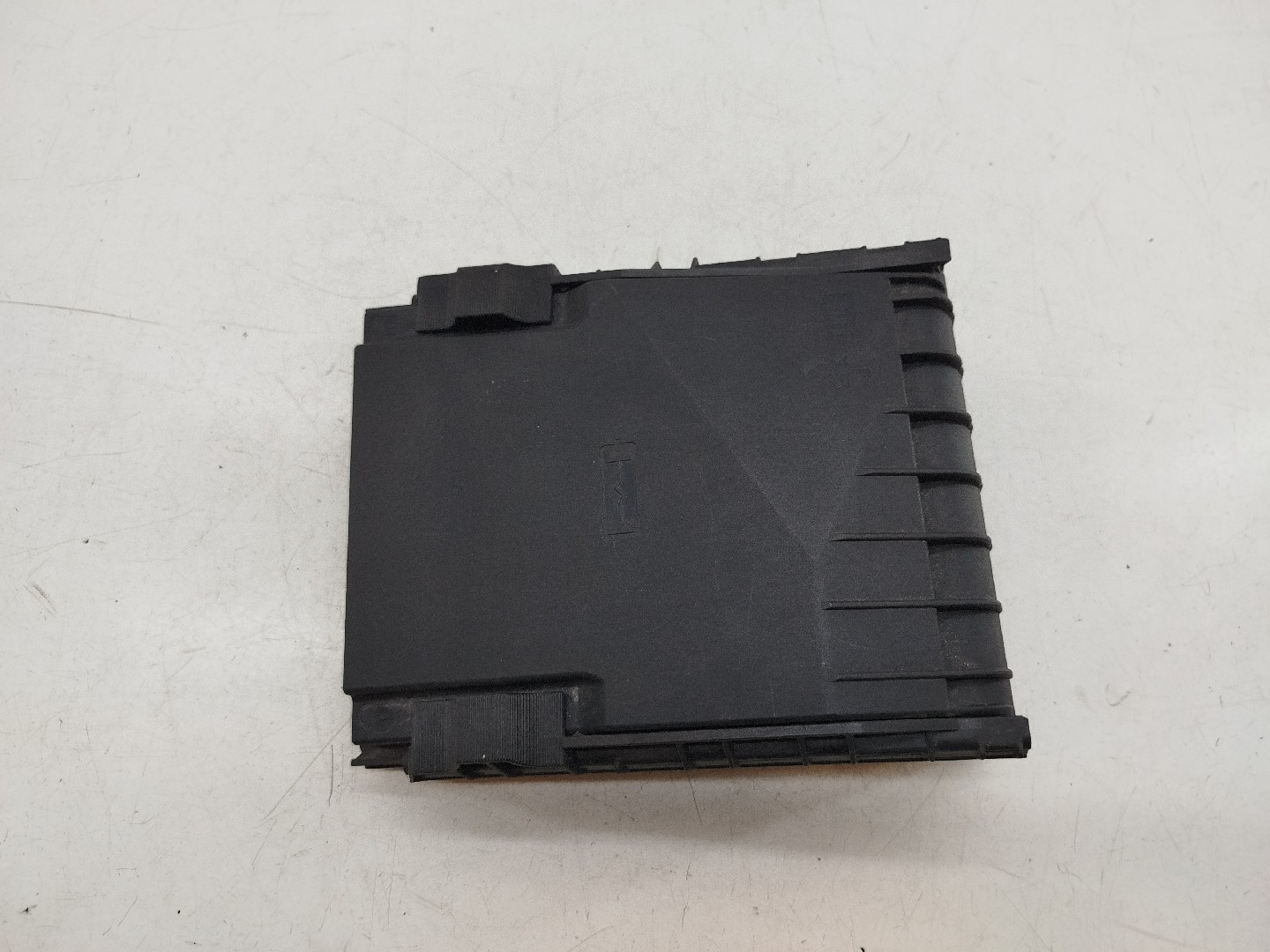 Tampa de caixa de fusiveis SEAT TOLEDO III (5P2) | 04 - 09
