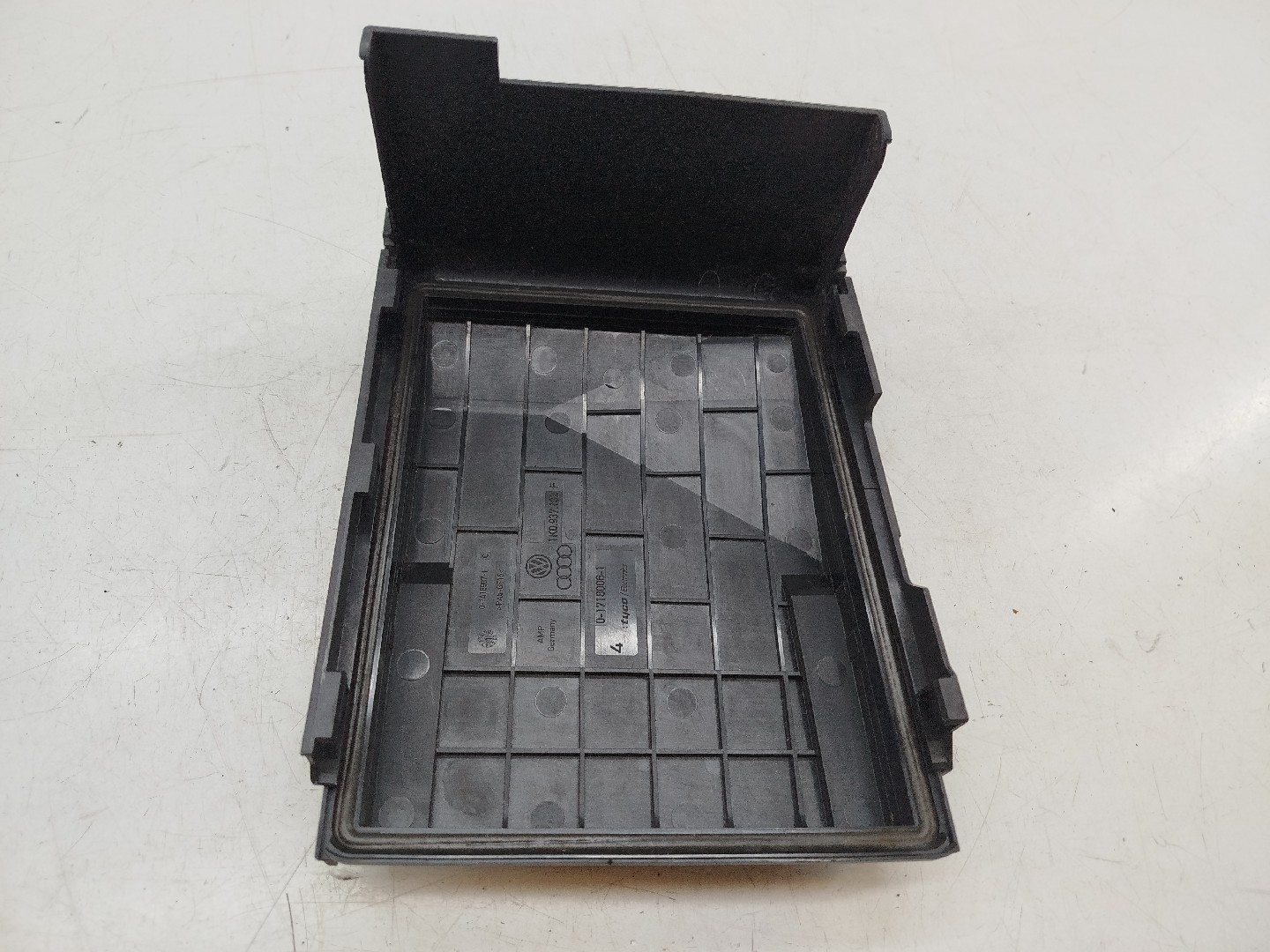 Tampa de caixa de fusiveis SEAT TOLEDO III (5P2) | 04 - 09 Imagem-3
