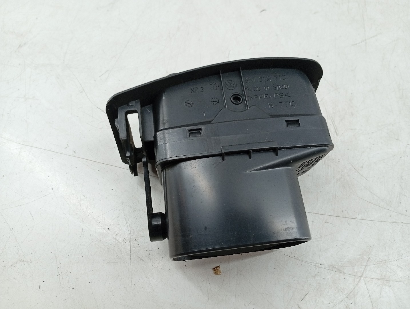 Difusor de ar VOLKSWAGEN POLO (6N1) | 94 - 99