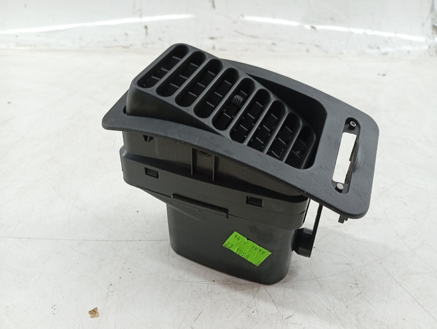 Difusor de ar VOLKSWAGEN POLO (6N1) | 94 - 99 Imagem-3