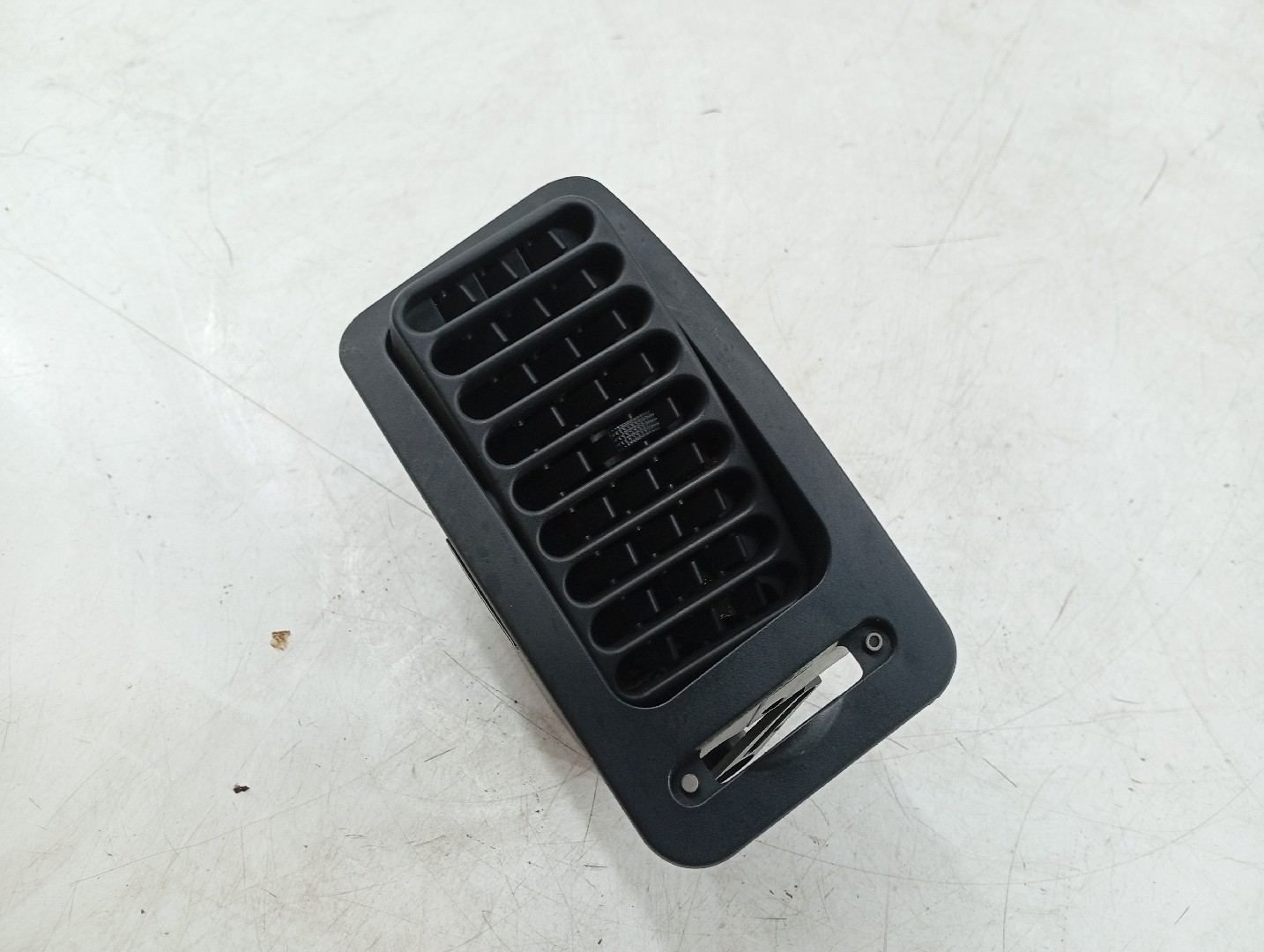 Difusor de ar VOLKSWAGEN POLO (6N1) | 94 - 99 Imagem-4