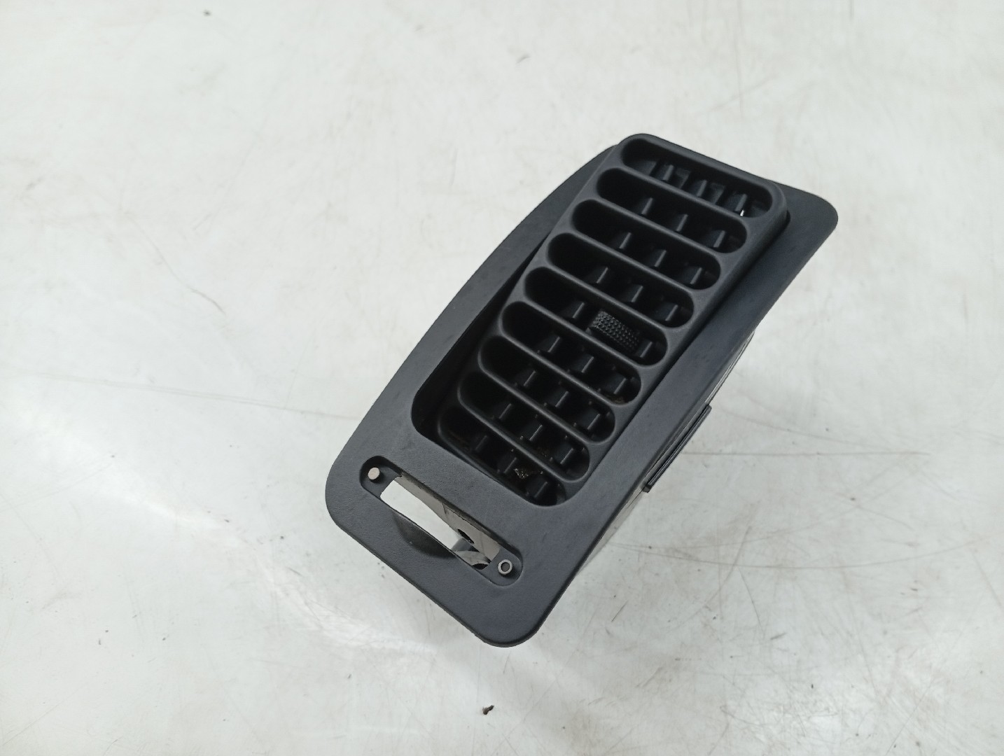 Difusor de ar VOLKSWAGEN POLO (6N1) | 94 - 99 Imagem-2