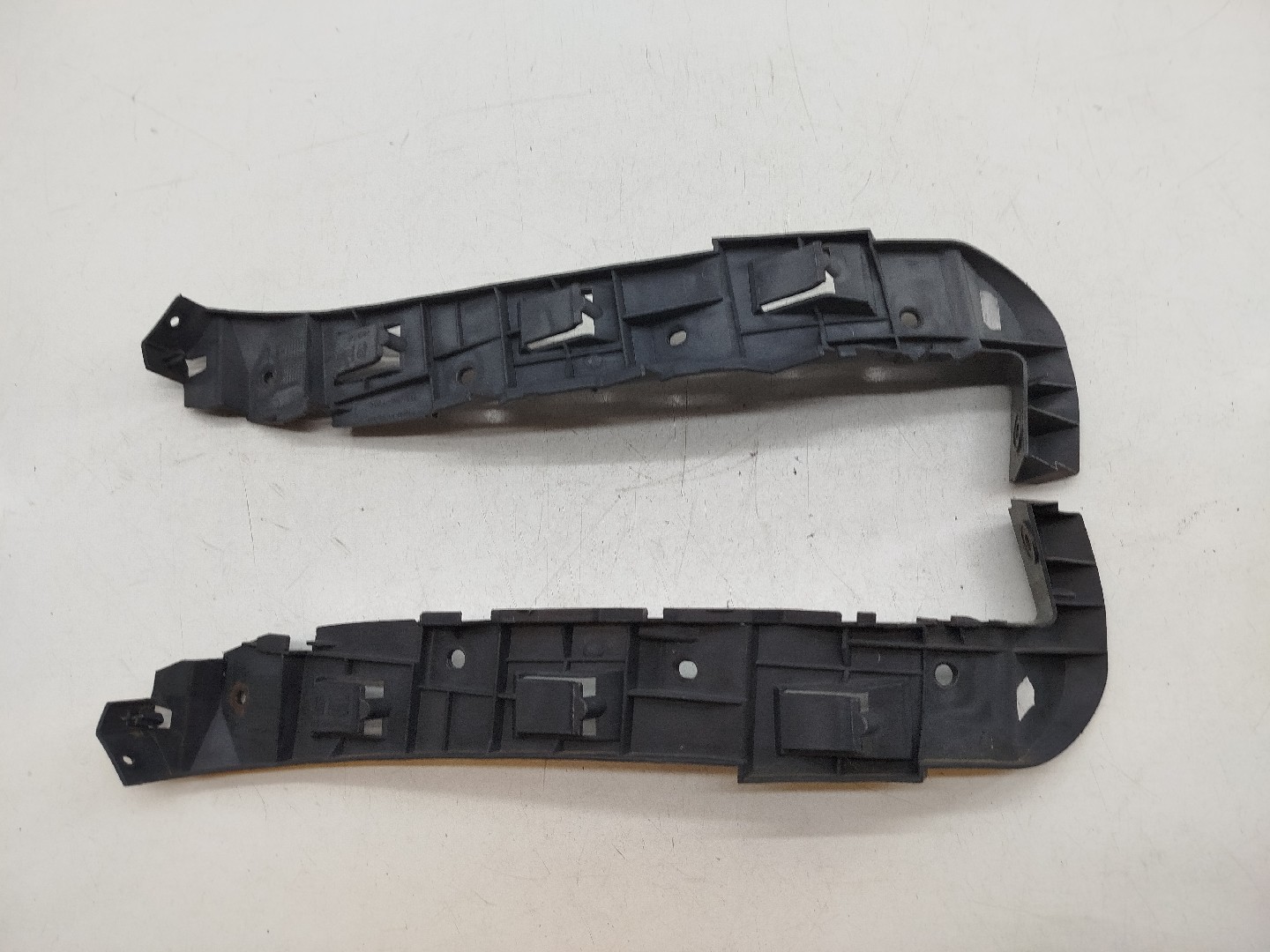 Guia de para-choques SEAT TOLEDO III (5P2) | 04 - 09 Imagem-1