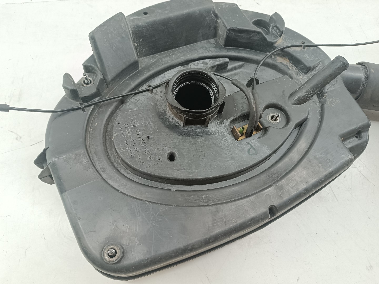 Caixa de filtro de ar com tubo de ar VOLKSWAGEN POLO (6N1) | 94 - 99 Imagem-1