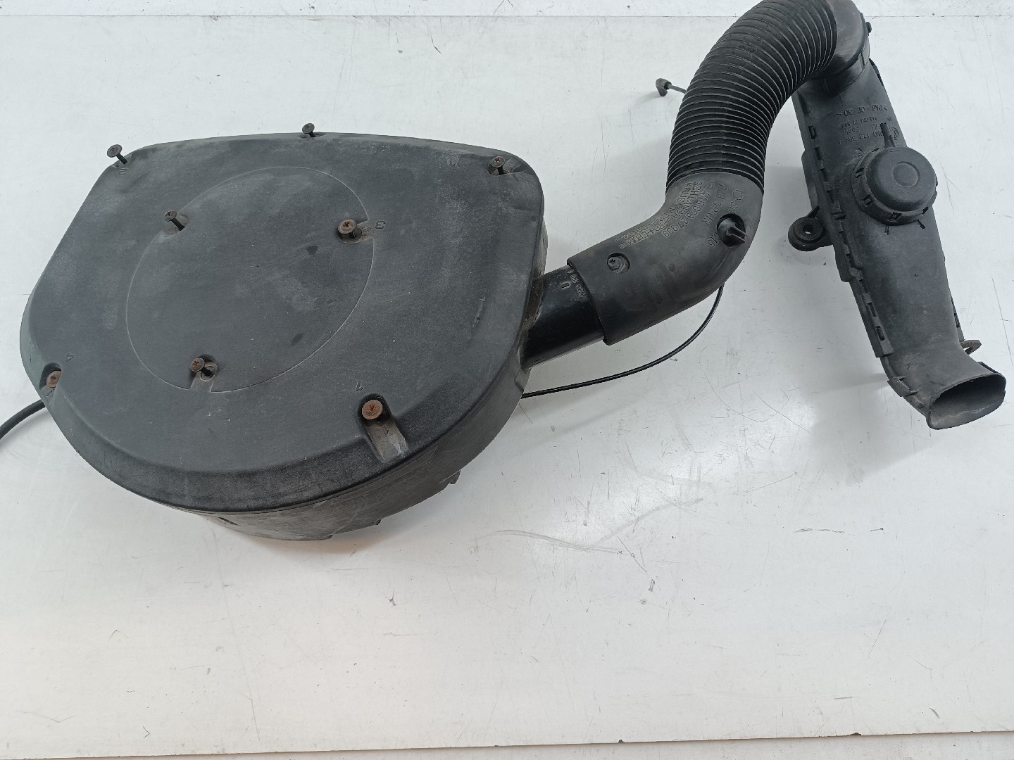 Caixa de filtro de ar com tubo de ar VOLKSWAGEN POLO (6N1) | 94 - 99 Imagem-6